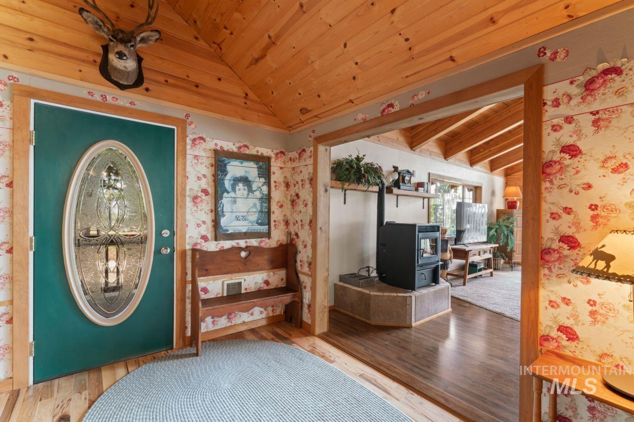 739 S Main St, Cascade, Idaho 83611, 3 Bedrooms, 1 Bathroom, Residential For Sale, Price $595,000,MLS 98989079