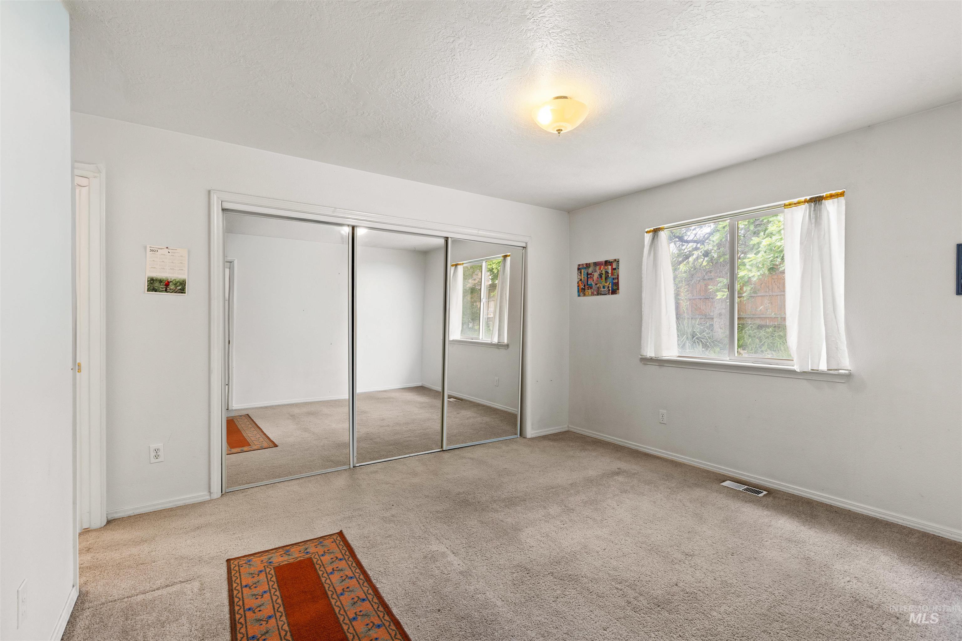220 Palace Way, Nampa, Idaho 83687, 3 Bedrooms, 2 Bathrooms, Residential For Sale, Price $325,000,MLS 98989081