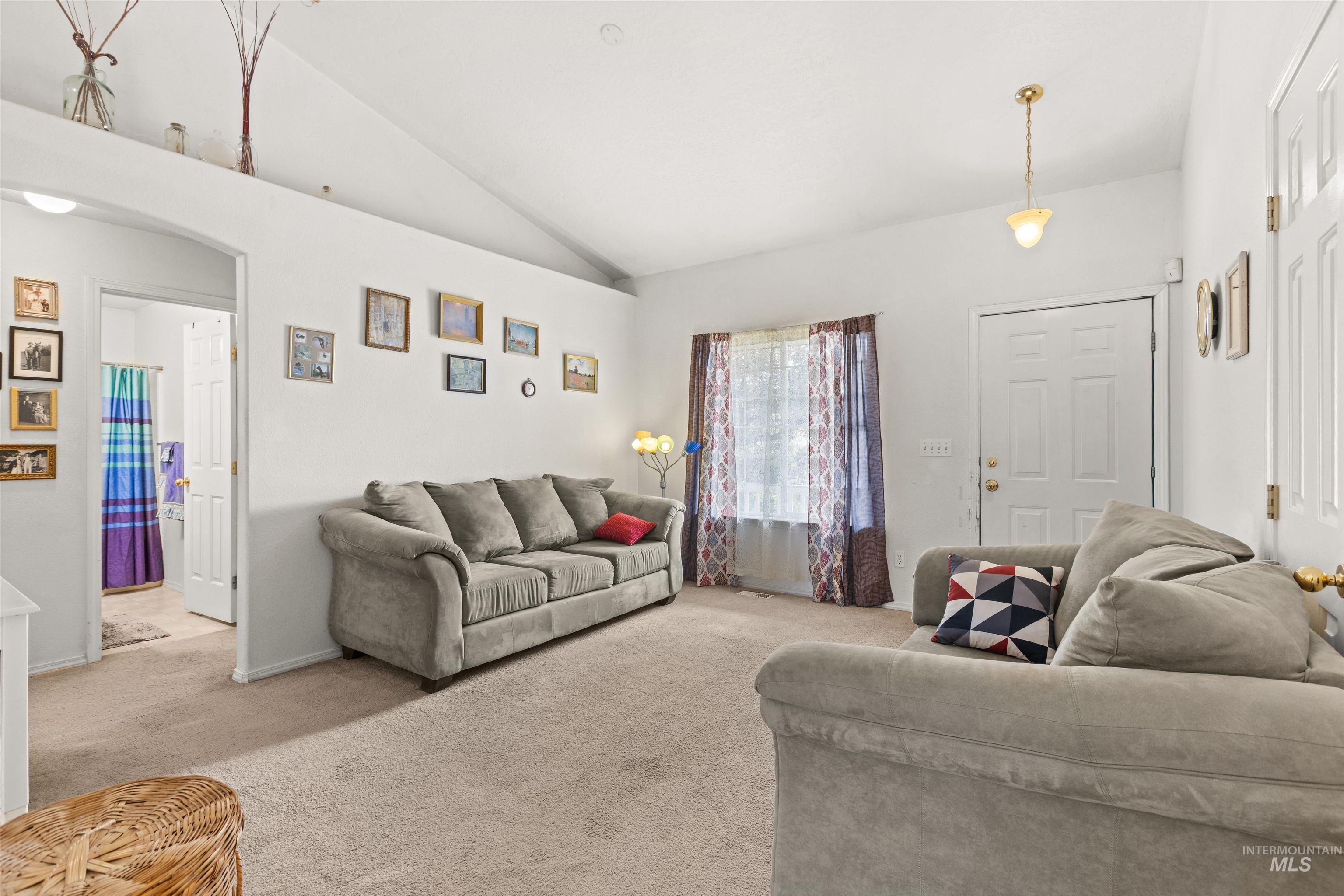 220 Palace Way, Nampa, Idaho 83687, 3 Bedrooms, 2 Bathrooms, Residential For Sale, Price $325,000,MLS 98989081