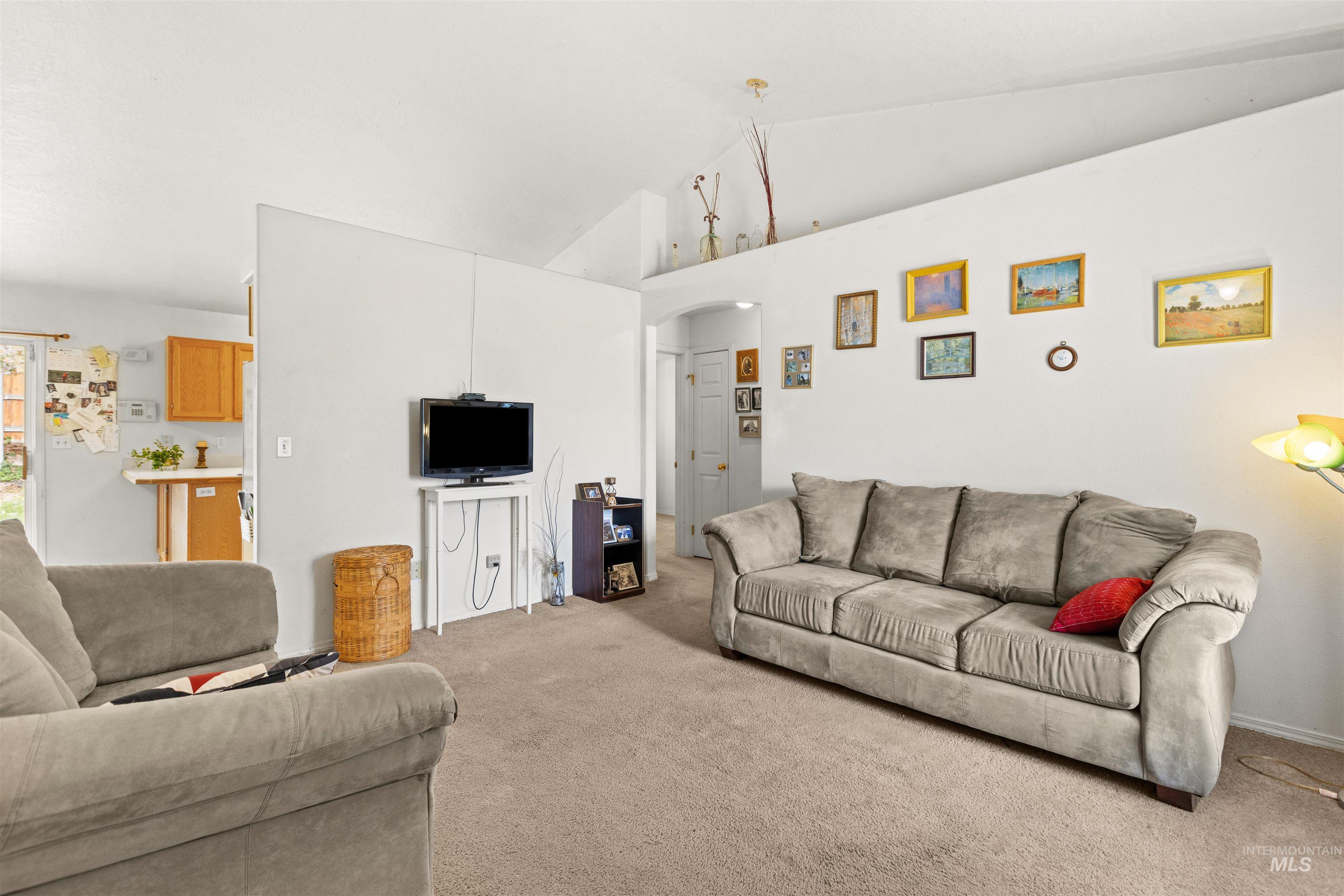 220 Palace Way, Nampa, Idaho 83687, 3 Bedrooms, 2 Bathrooms, Residential For Sale, Price $325,000,MLS 98989081