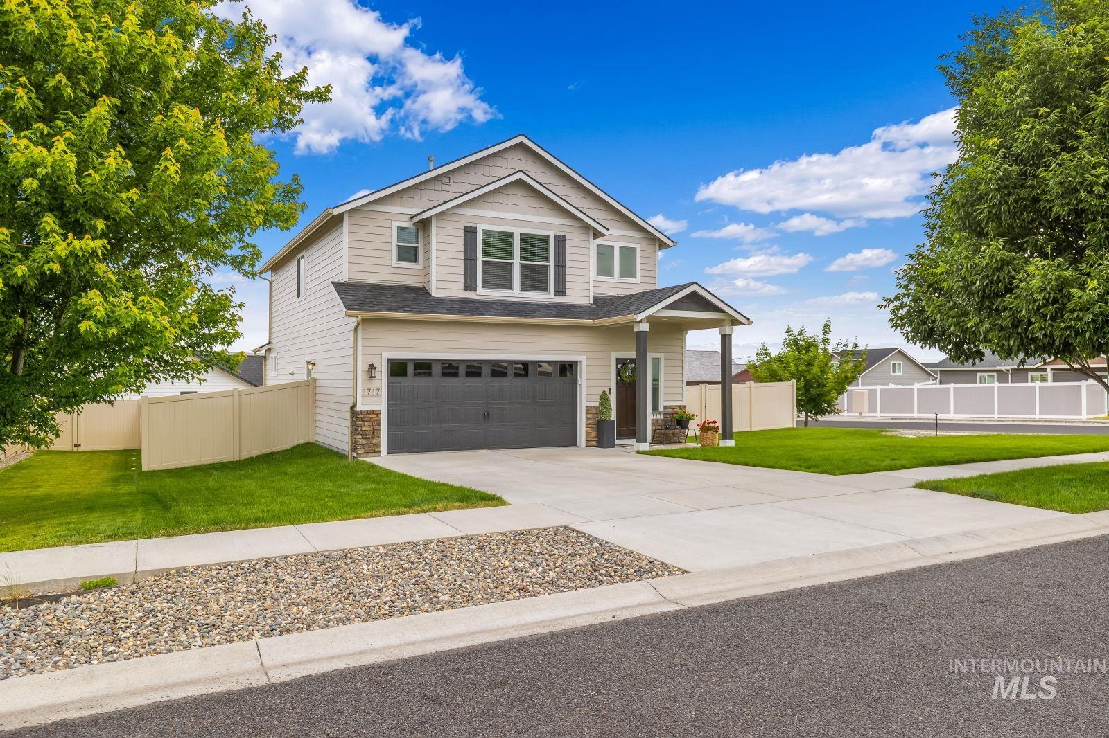 1717 Pioneer Drive, Lewiston, Idaho 83501, 3 Bedrooms, 3 Bathrooms, Residential For Sale, Price $489,900,MLS 98989083
