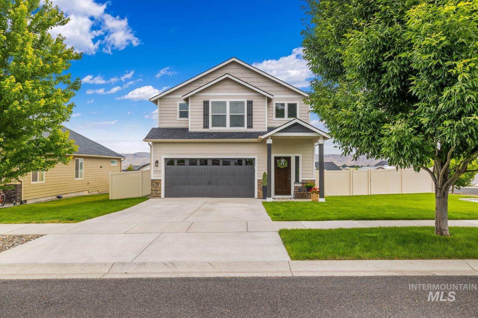 1717 Pioneer Drive, Lewiston, Idaho 83501, 3 Bedrooms, 3 Bathrooms, Residential For Sale, Price $489,900,MLS 98989083