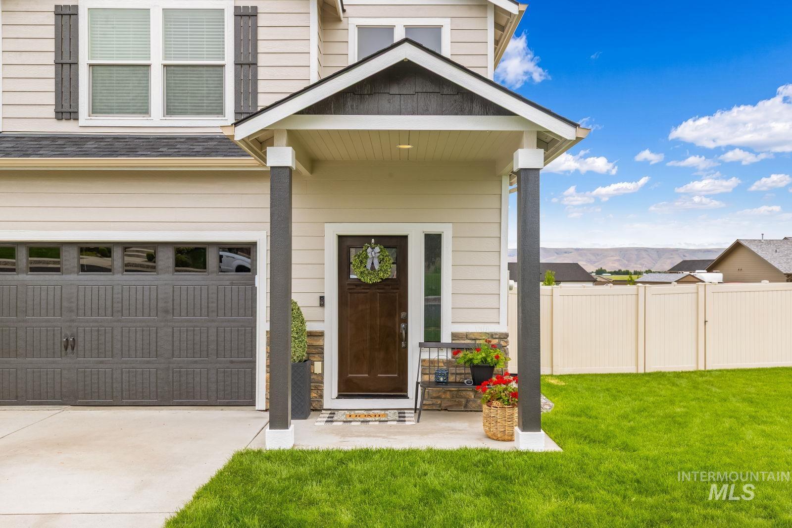 1717 Pioneer Drive, Lewiston, Idaho 83501, 3 Bedrooms, 3 Bathrooms, Residential For Sale, Price $489,900,MLS 98989083