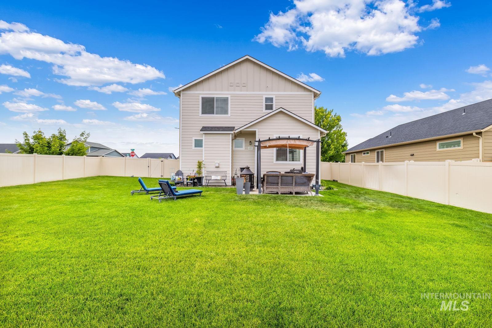 1717 Pioneer Drive, Lewiston, Idaho 83501, 3 Bedrooms, 3 Bathrooms, Residential For Sale, Price $489,900,MLS 98989083