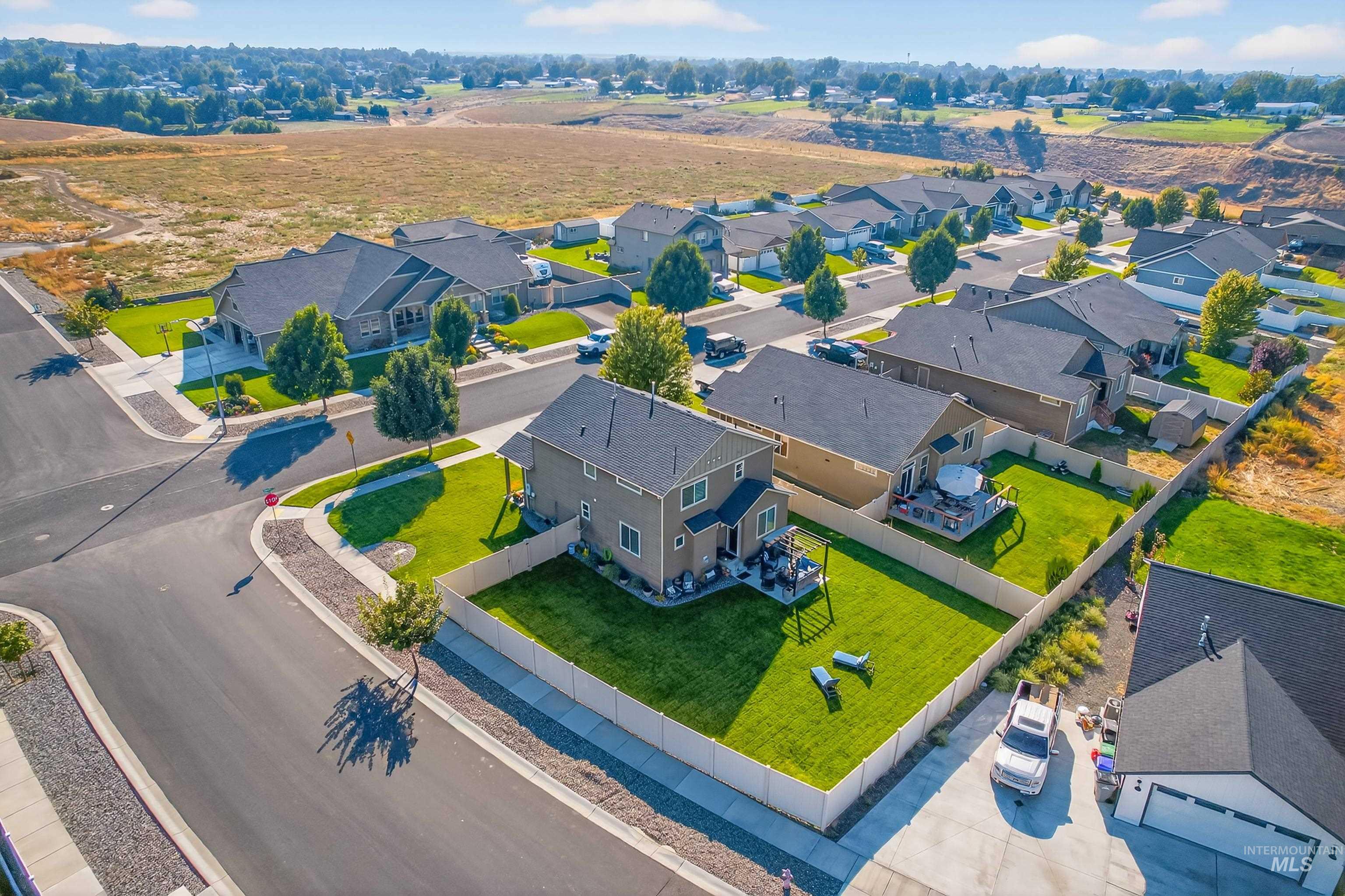 1717 Pioneer Drive, Lewiston, Idaho 83501, 3 Bedrooms, 3 Bathrooms, Residential For Sale, Price $489,900,MLS 98989083