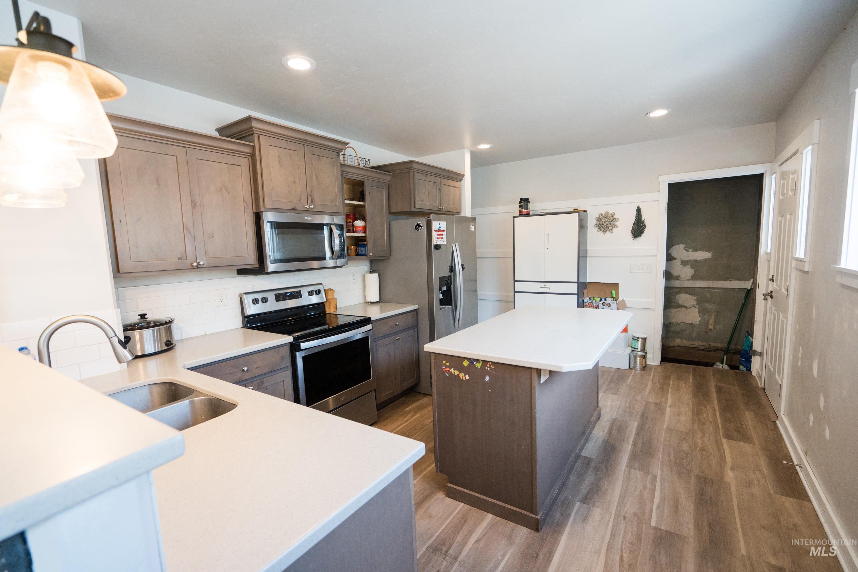 1543 Oakley Ave, Burley, Idaho 83318, 3 Bedrooms, 2 Bathrooms, Residential For Sale, Price $260,000,MLS 98989087