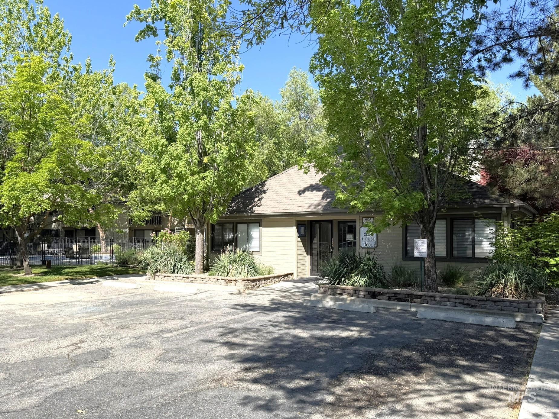 3585 S Gekeler Ln, Boise, Idaho 83706, 3 Bedrooms, 2 Bathrooms, Residential For Sale, Price $360,000,MLS 98989093