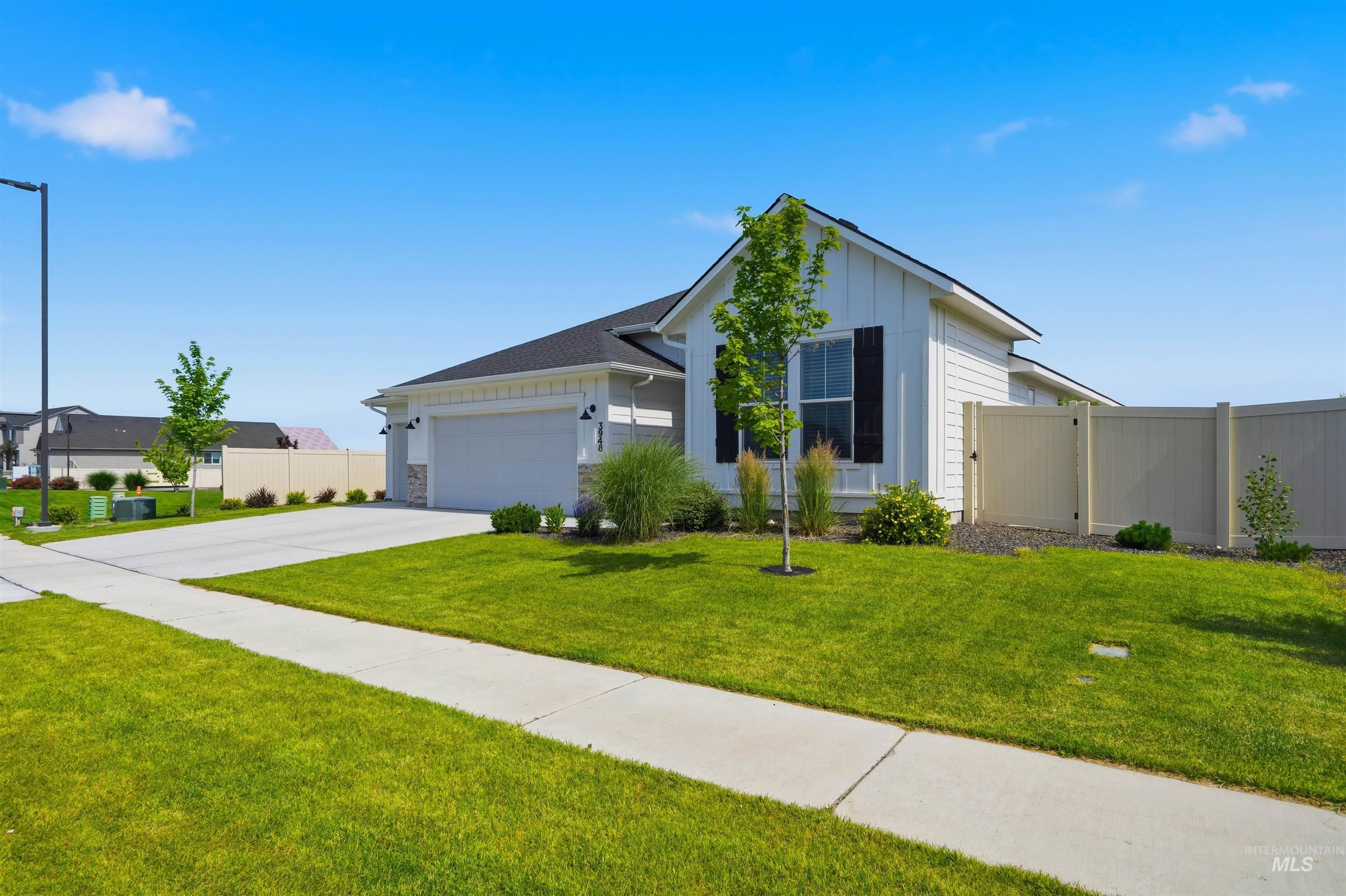 3948 E Jamestown Drive, Nampa, Idaho 83686, 4 Bedrooms, 2.5 Bathrooms, Residential For Sale, Price $454,900,MLS 98989094