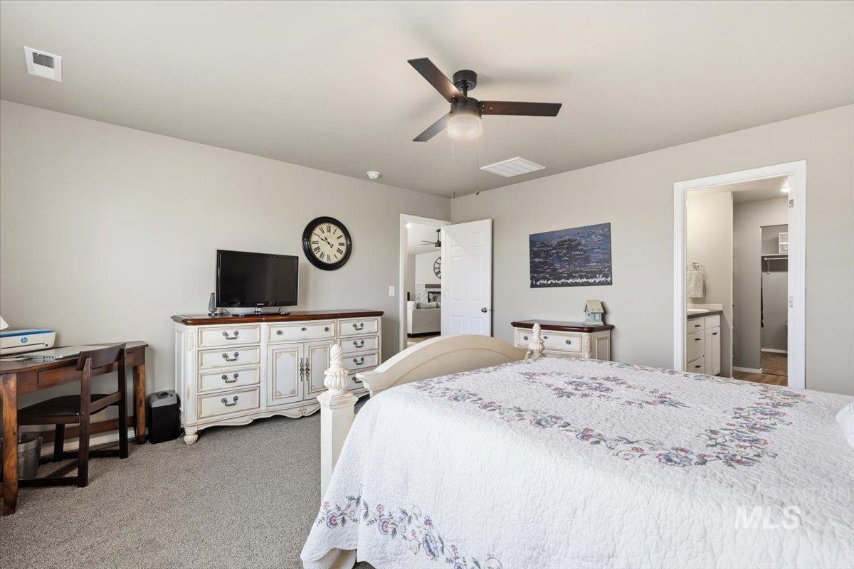 3948 E Jamestown Drive, Nampa, Idaho 83686, 4 Bedrooms, 2.5 Bathrooms, Residential For Sale, Price $454,900,MLS 98989094