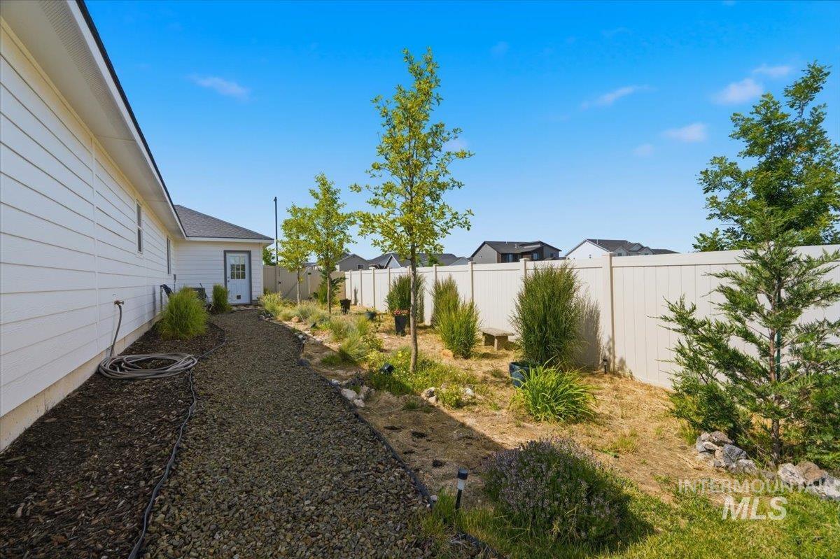 3948 E Jamestown Drive, Nampa, Idaho 83686, 4 Bedrooms, 2.5 Bathrooms, Residential For Sale, Price $454,900,MLS 98989094