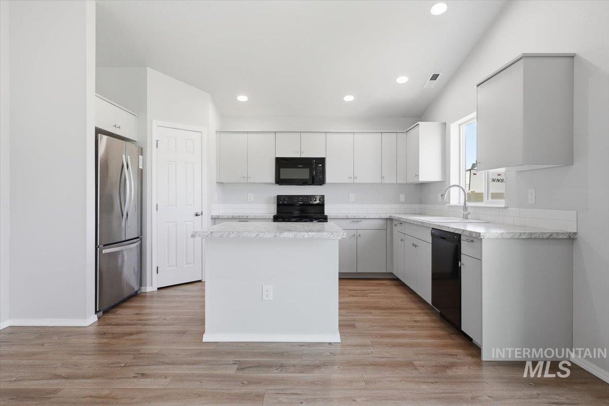19657 Alleghenny Way, Caldwell, Idaho 83605, 4 Bedrooms, 2 Bathrooms, Residential For Sale, Price $430,000,MLS 98989095