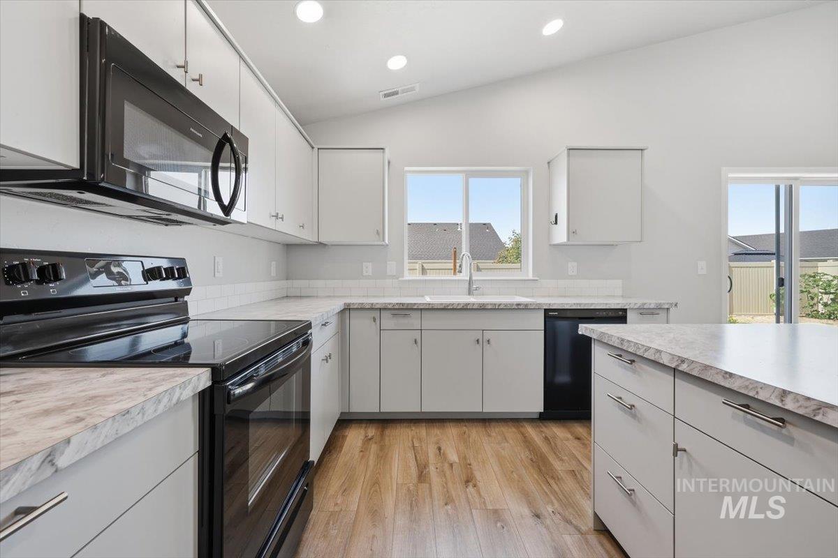 19657 Alleghenny Way, Caldwell, Idaho 83605, 4 Bedrooms, 2 Bathrooms, Residential For Sale, Price $430,000,MLS 98989095