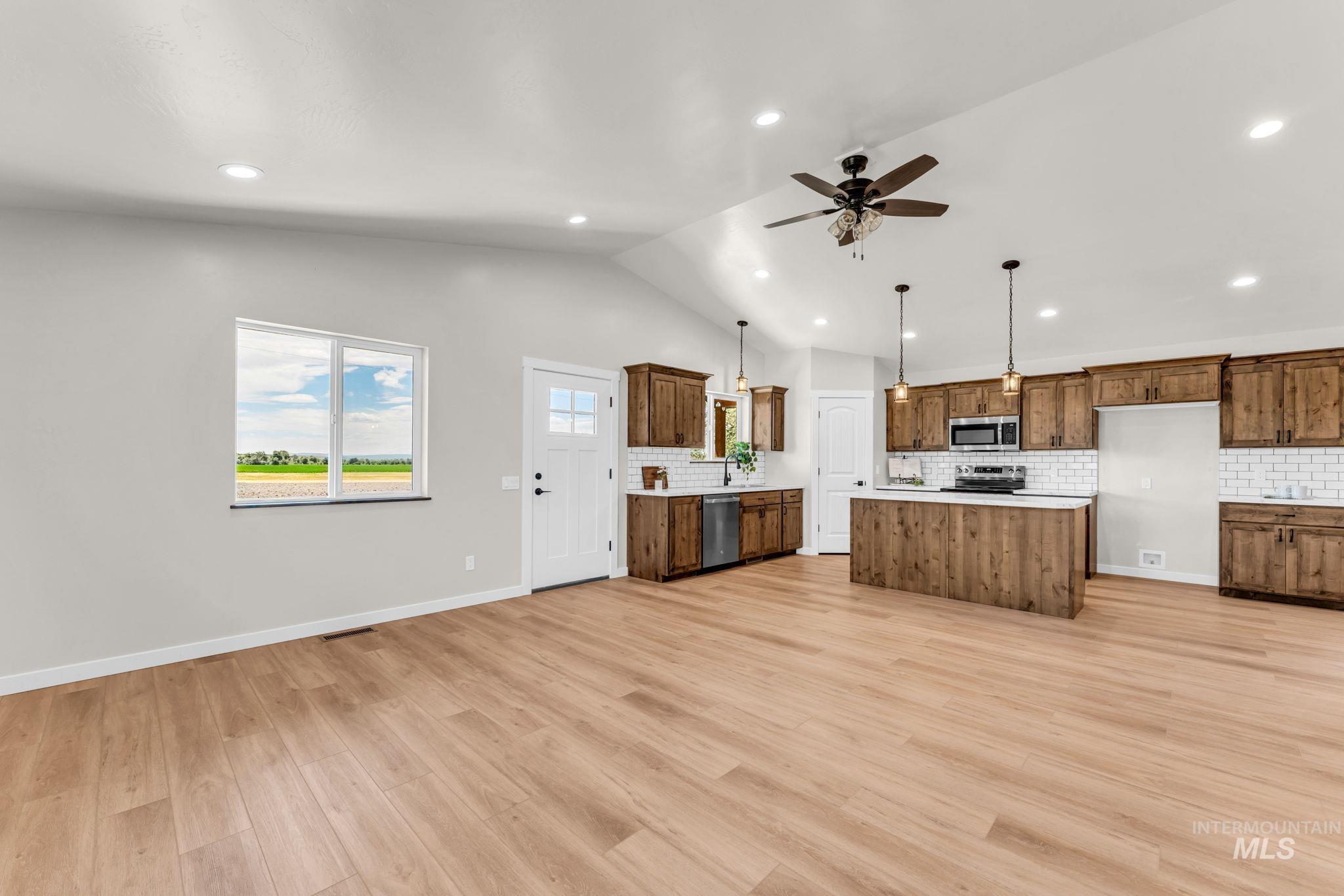 459 E Hagerman Ave., Hagerman, Idaho 83332, 3 Bedrooms, 2 Bathrooms, Residential For Sale, Price $315,000,MLS 98989096