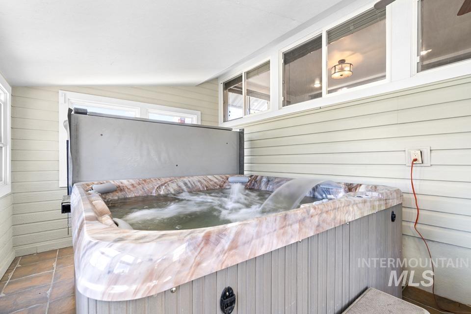 508 S Whitley, Fruitland, Idaho 83619, 4 Bedrooms, 1.5 Bathrooms, Residential For Sale, Price $483,900,MLS 98989098