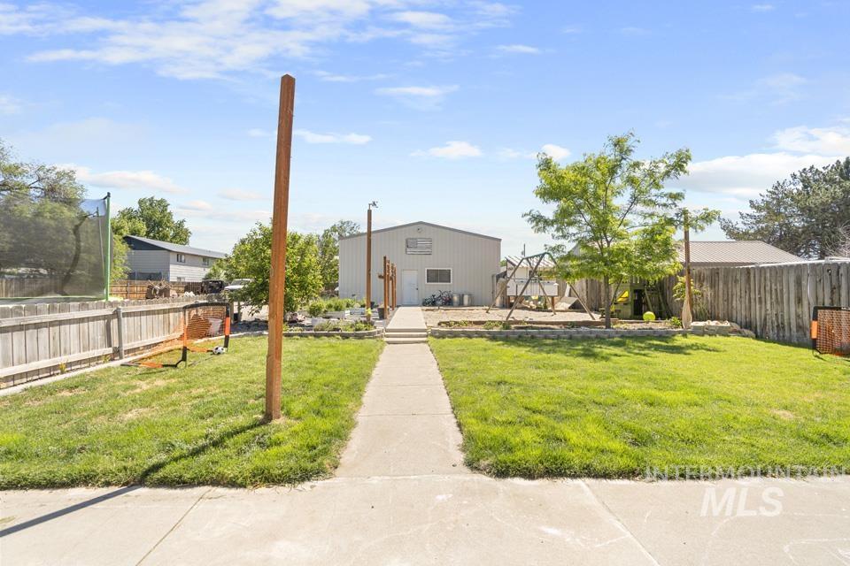 508 S Whitley, Fruitland, Idaho 83619, 4 Bedrooms, 1.5 Bathrooms, Residential For Sale, Price $465,000,MLS 98989098