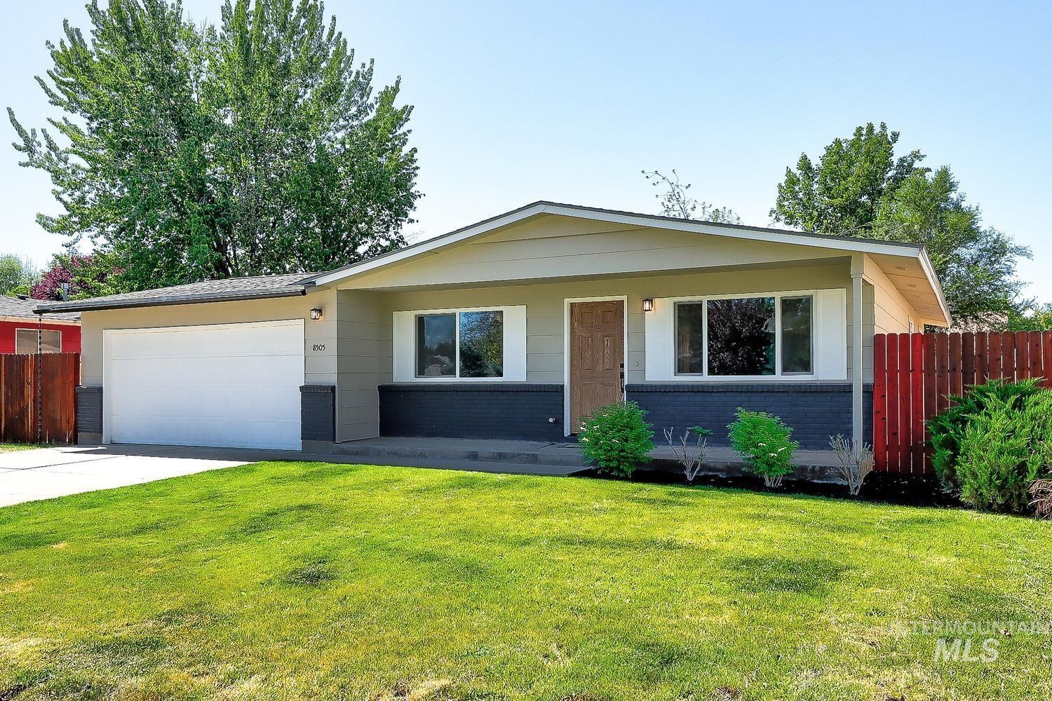 8505 W Canterbury Dr, Boise, Idaho 83704-5604, 3 Bedrooms, 1.5 Bathrooms, Residential For Sale, Price $425,000,MLS 98989100