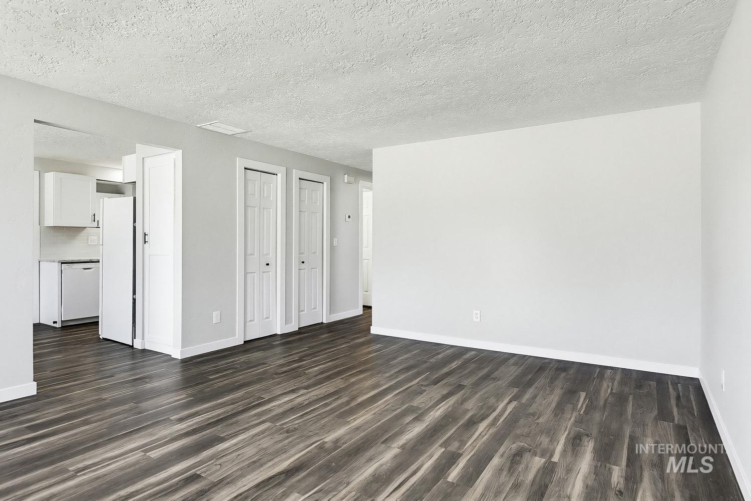 8505 W Canterbury Dr, Boise, Idaho 83704-5604, 3 Bedrooms, 1.5 Bathrooms, Residential For Sale, Price $425,000,MLS 98989100