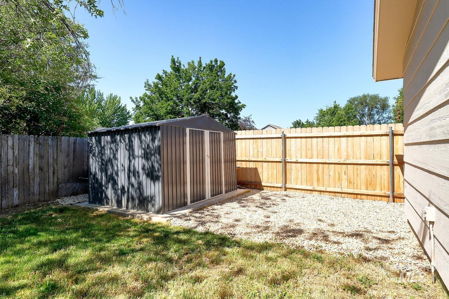 8505 W Canterbury Dr, Boise, Idaho 83704-5604, 3 Bedrooms, 1.5 Bathrooms, Residential For Sale, Price $425,000,MLS 98989100