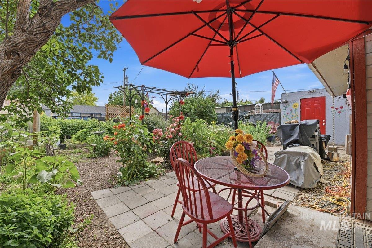 320 N Boise Ave, Emmett, Idaho 83617, 2 Bedrooms, 1 Bathroom, Residential For Sale, Price $265,000, 98989101