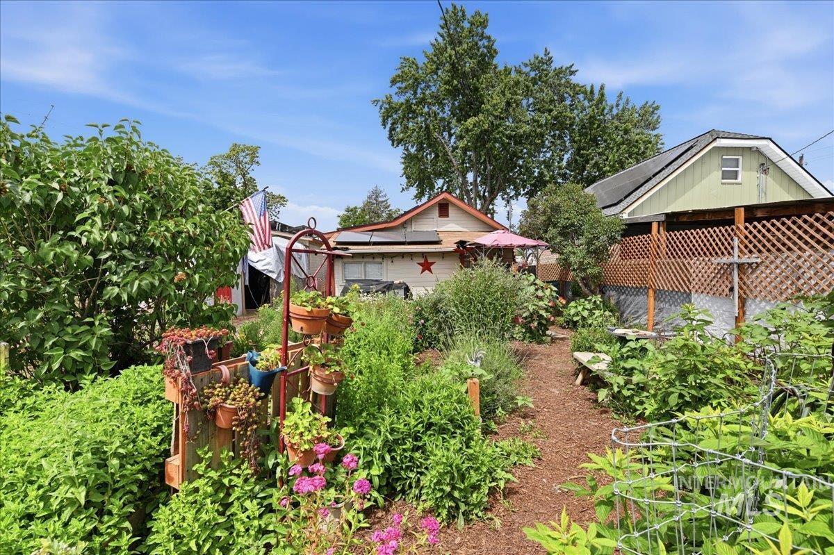 320 N Boise Ave, Emmett, Idaho 83617, 2 Bedrooms, 1 Bathroom, Residential For Sale, Price $265,000, 98989101