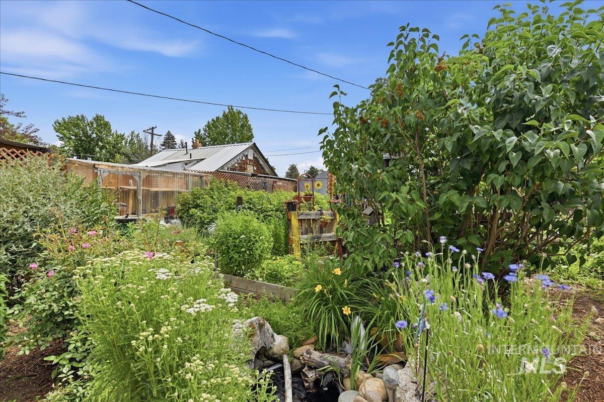 320 N Boise Ave, Emmett, Idaho 83617, 2 Bedrooms, 1 Bathroom, Residential For Sale, Price $265,000, 98989101