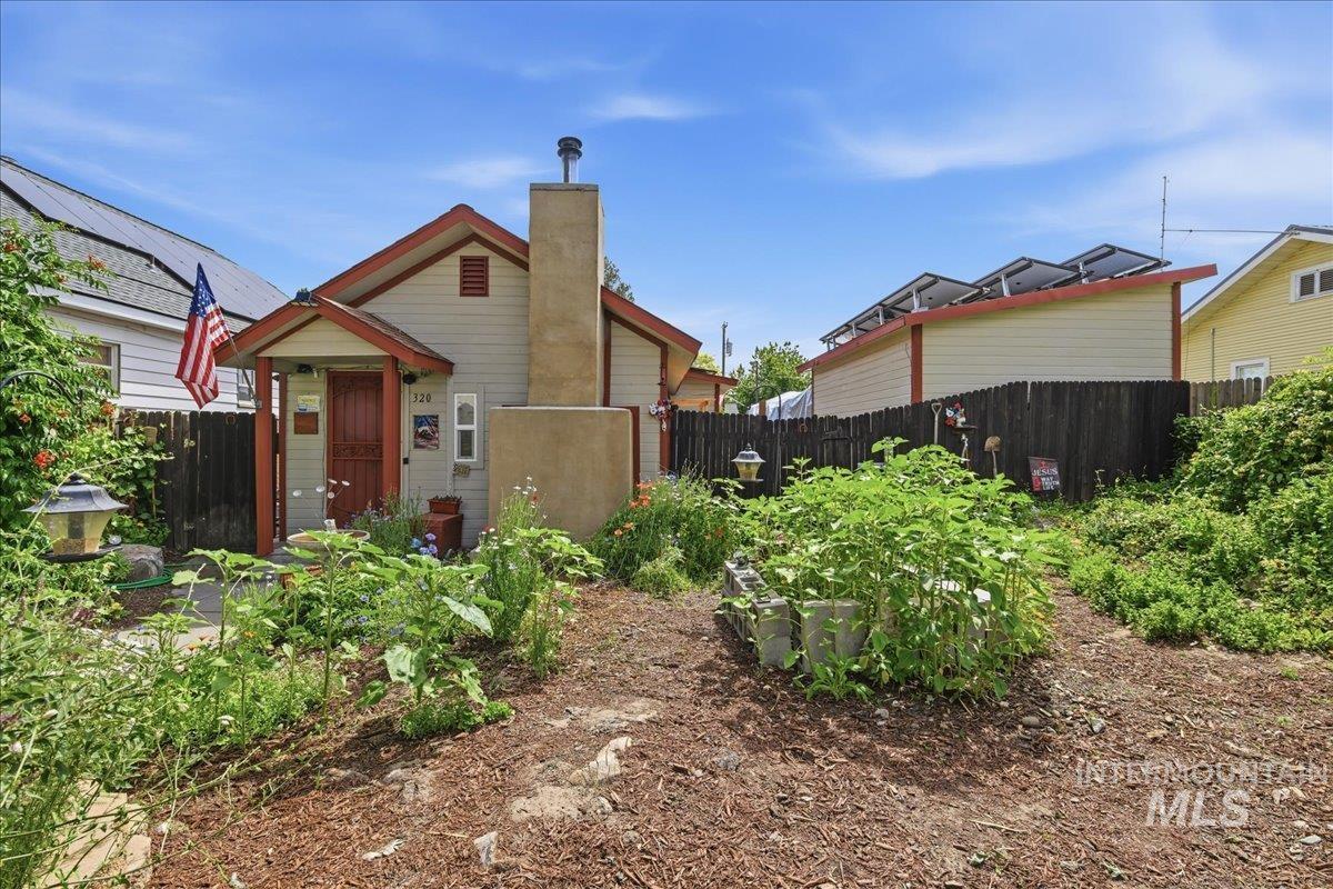 320 N Boise Ave, Emmett, Idaho 83617, 2 Bedrooms, 1 Bathroom, Residential For Sale, Price $265,000, 98989101