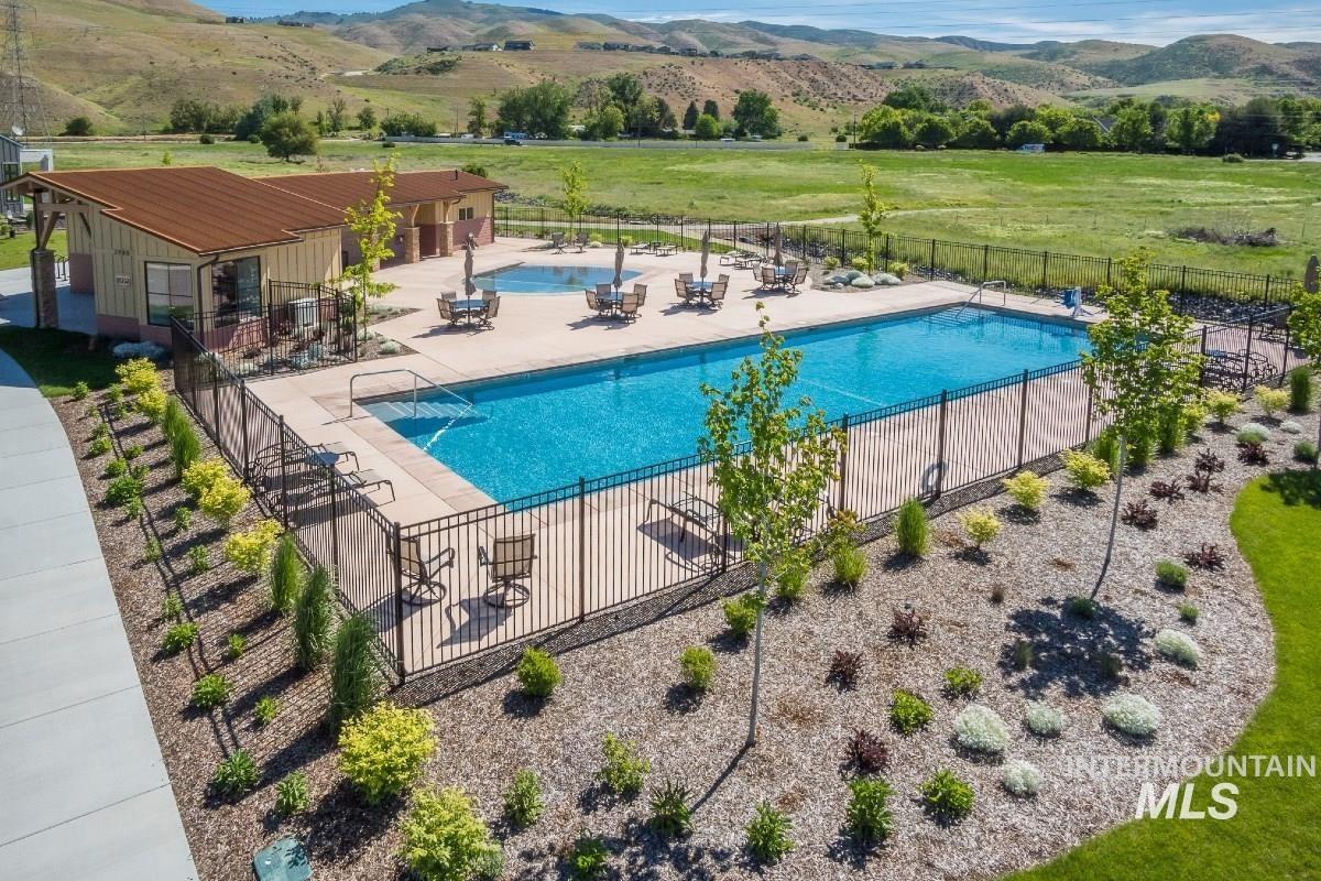2834 S Trailwood Way, Boise, Idaho 83716-5742, 3 Bedrooms, 2.5 Bathrooms, Residential For Sale, Price $849,900,MLS 98989102