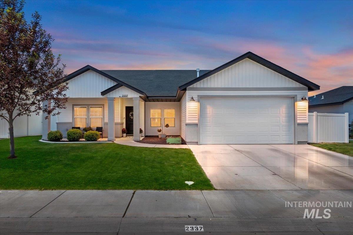 2337 Village St, Twin Falls, Idaho 83301-4784, 4 Bedrooms, 2 Bathrooms, Residential For Sale, Price $419,900,MLS 98989105