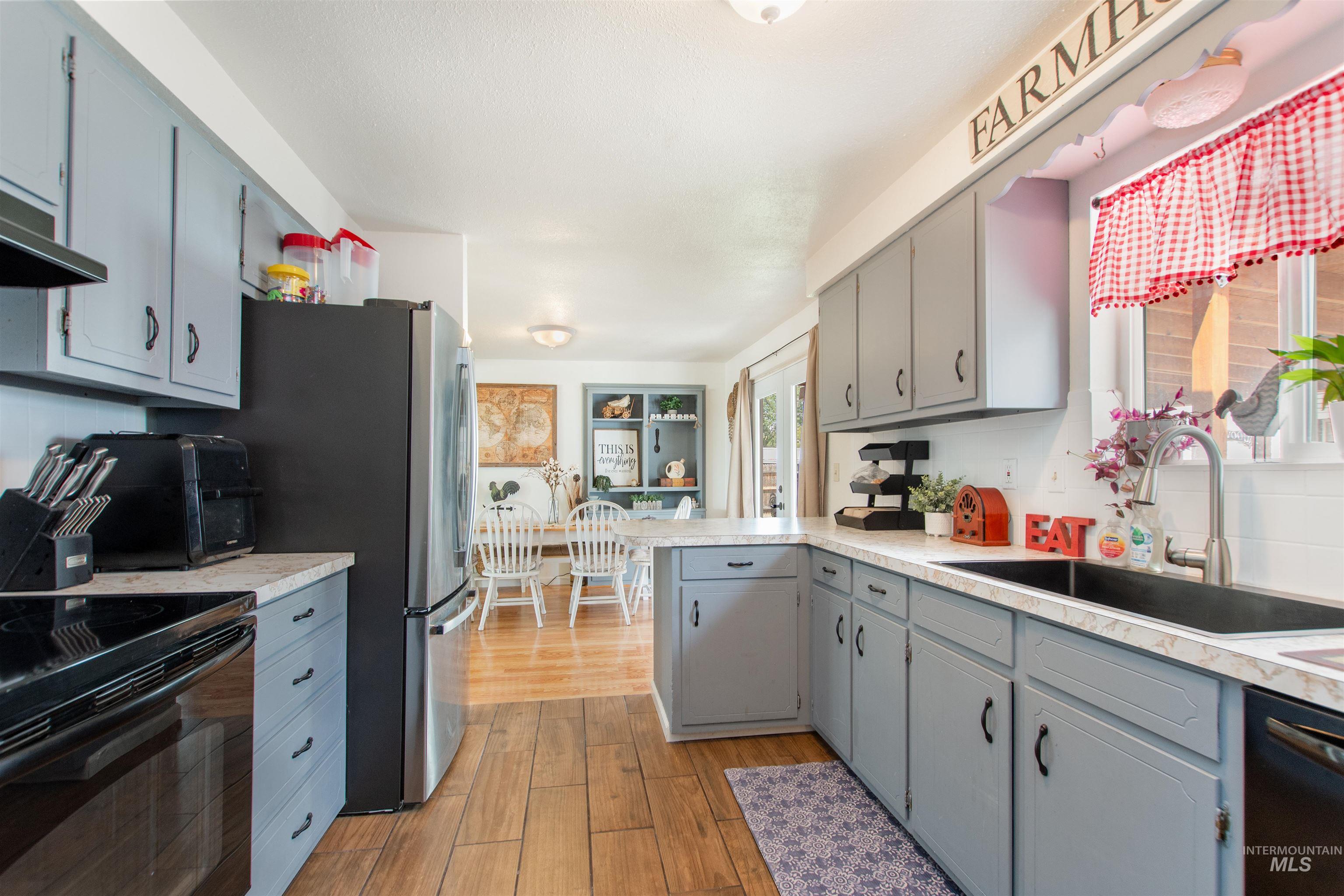 1220 N Ohio Avenue, Caldwell, Idaho 83605, 3 Bedrooms, 2 Bathrooms, Residential For Sale, Price $375,000, 98989106