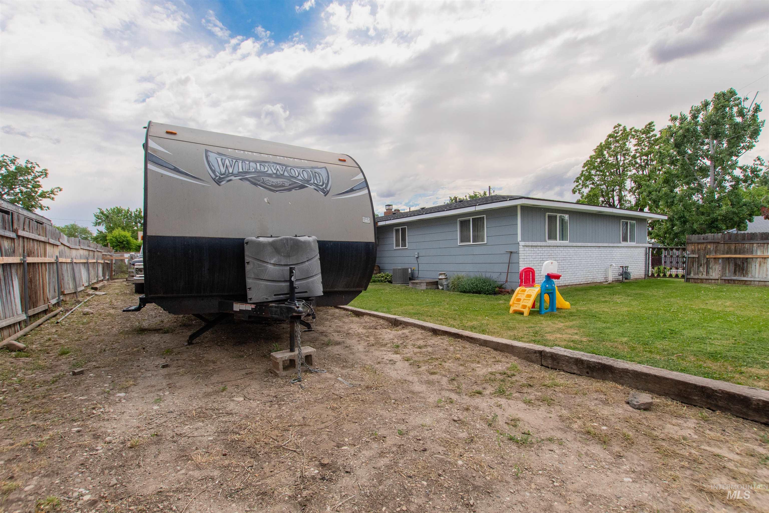 1220 N Ohio Avenue, Caldwell, Idaho 83605, 3 Bedrooms, 2 Bathrooms, Residential For Sale, Price $375,000, 98989106