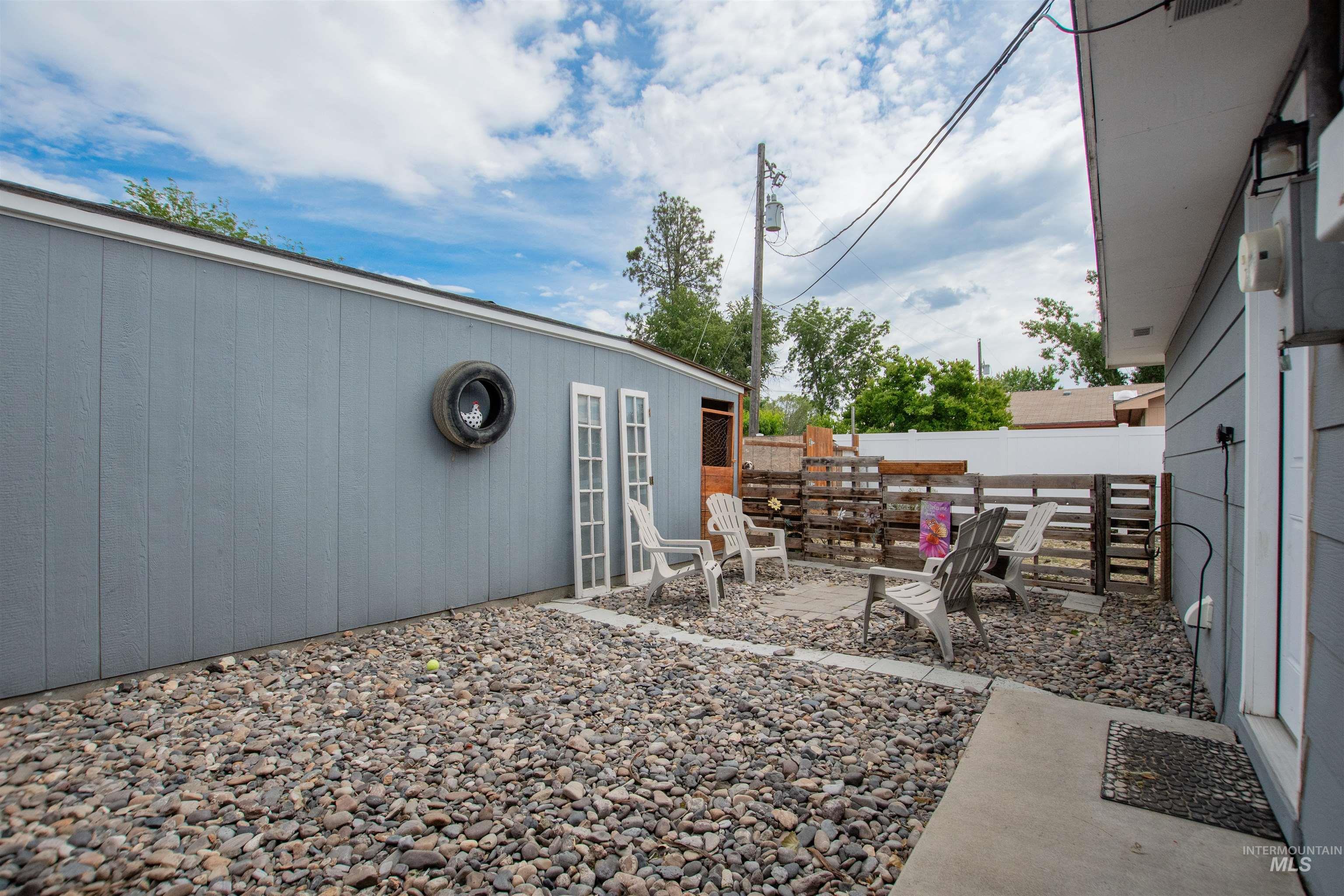 1220 N Ohio Avenue, Caldwell, Idaho 83605, 3 Bedrooms, 2 Bathrooms, Residential For Sale, Price $375,000, 98989106