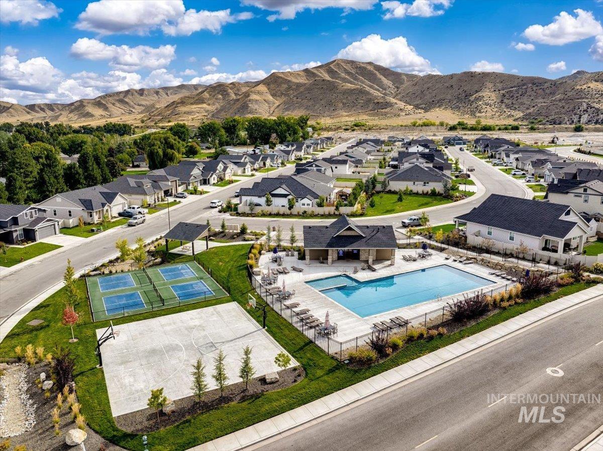 1410 Rome Ave, Emmett, Idaho 83617, 3 Bedrooms, 2.5 Bathrooms, Residential For Sale, Price $729,000,MLS 98989107