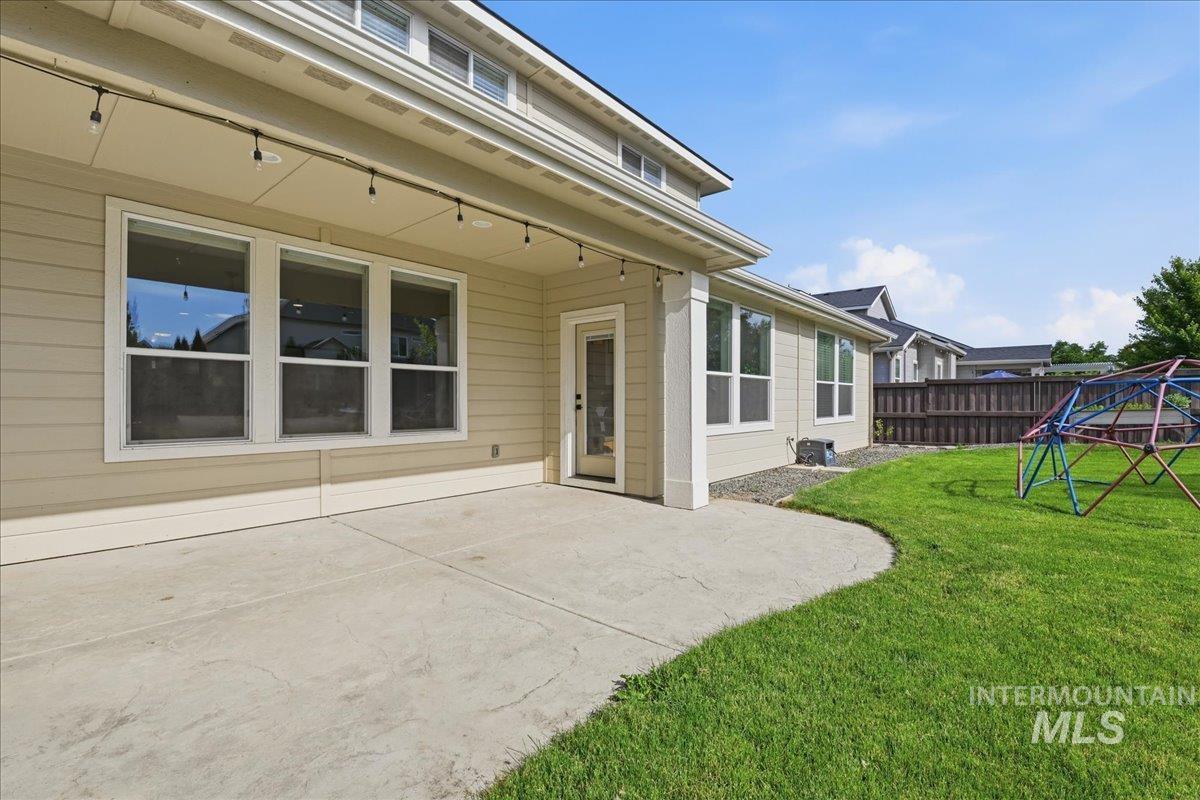 5738 N Lichfield Ave, Meridian, Idaho 83646, 5 Bedrooms, 3.5 Bathrooms, Residential For Sale, Price $920,000,MLS 98989109