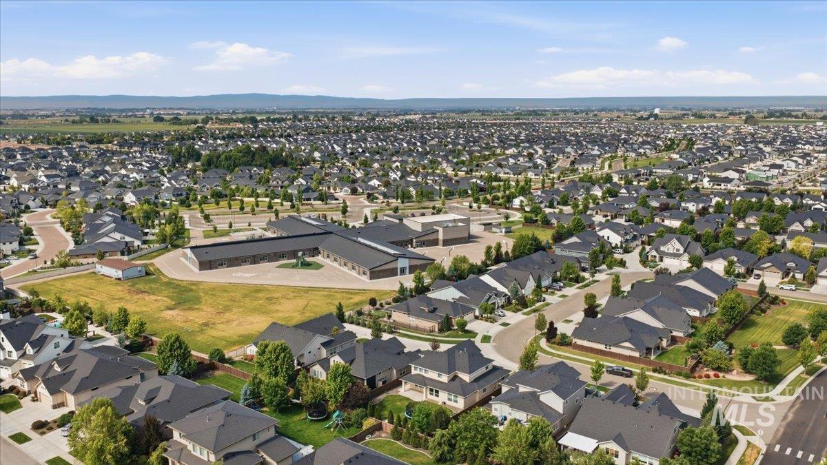 5738 N Lichfield Ave, Meridian, Idaho 83646, 5 Bedrooms, 3.5 Bathrooms, Residential For Sale, Price $940,000,MLS 98989109