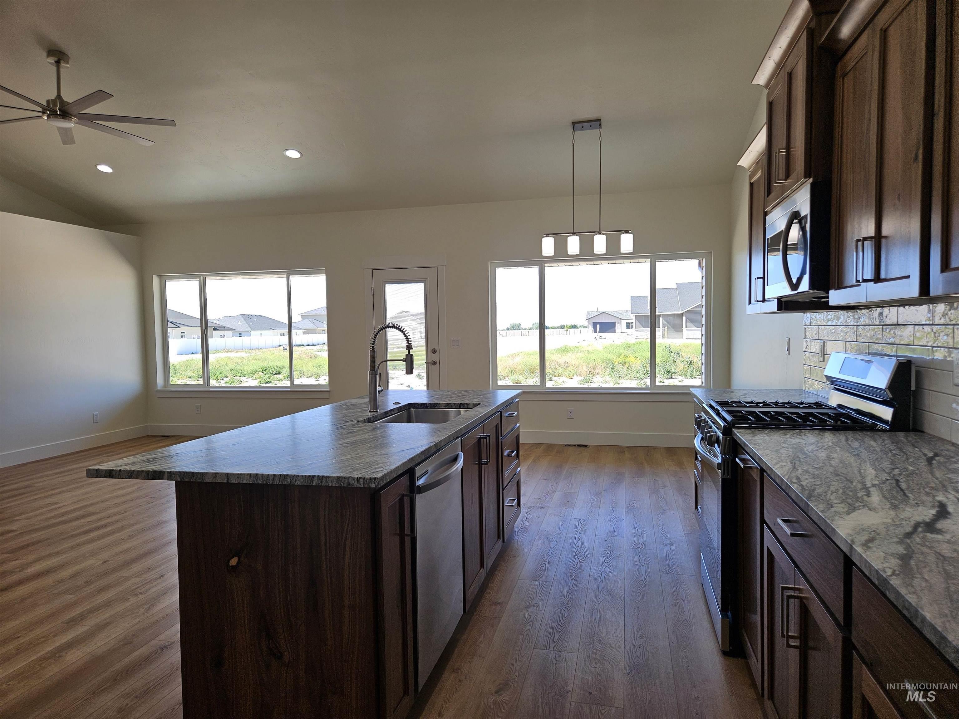 3153 Orion Ave, Twin Falls, Idaho 83301, 4 Bedrooms, 2 Bathrooms, Residential For Sale, Price $475,000,MLS 98989110