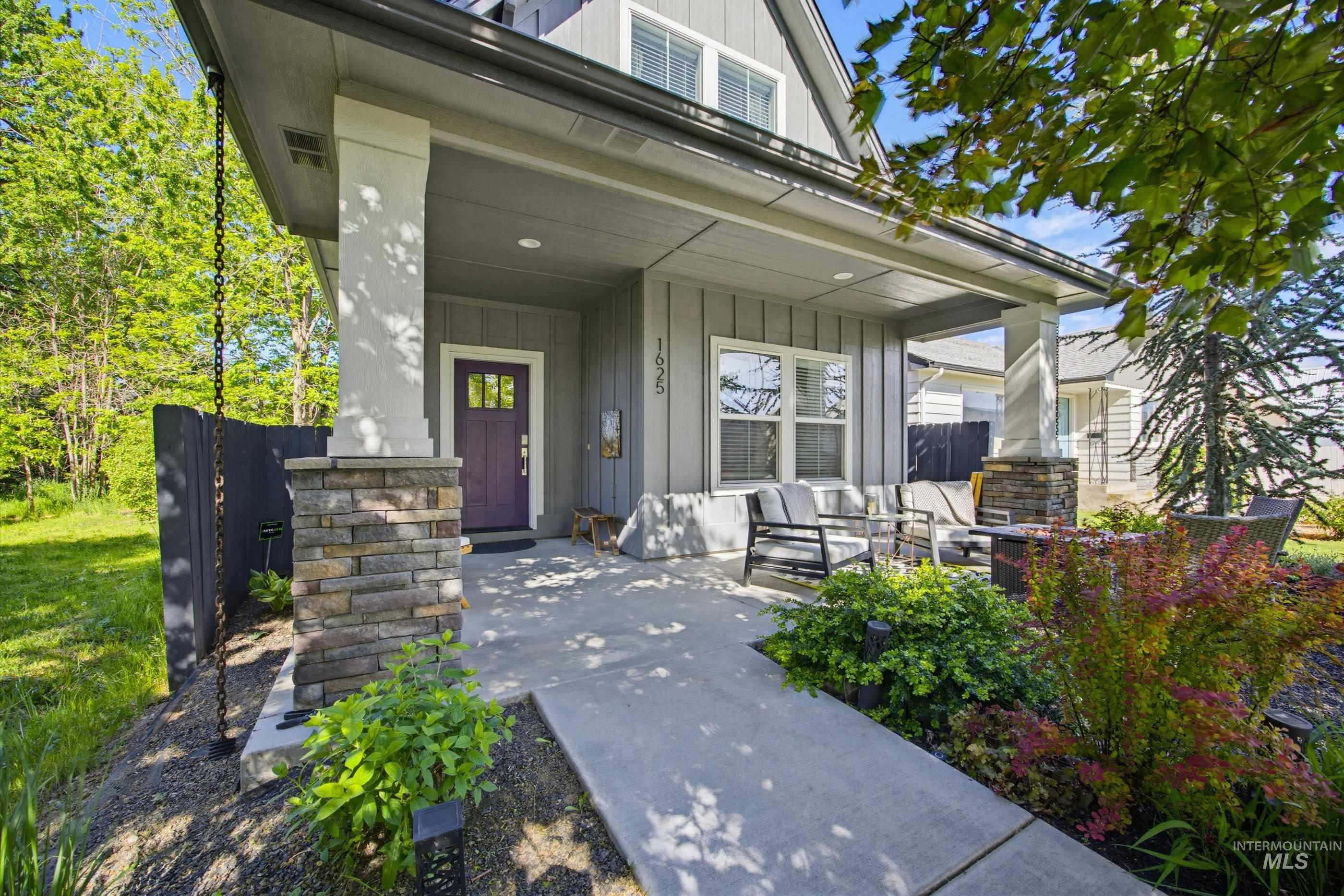 1625 S Pacific St, Boise, Idaho 83705, 3 Bedrooms, 3 Bathrooms, Residential For Sale, Price $625,000,MLS 98989115