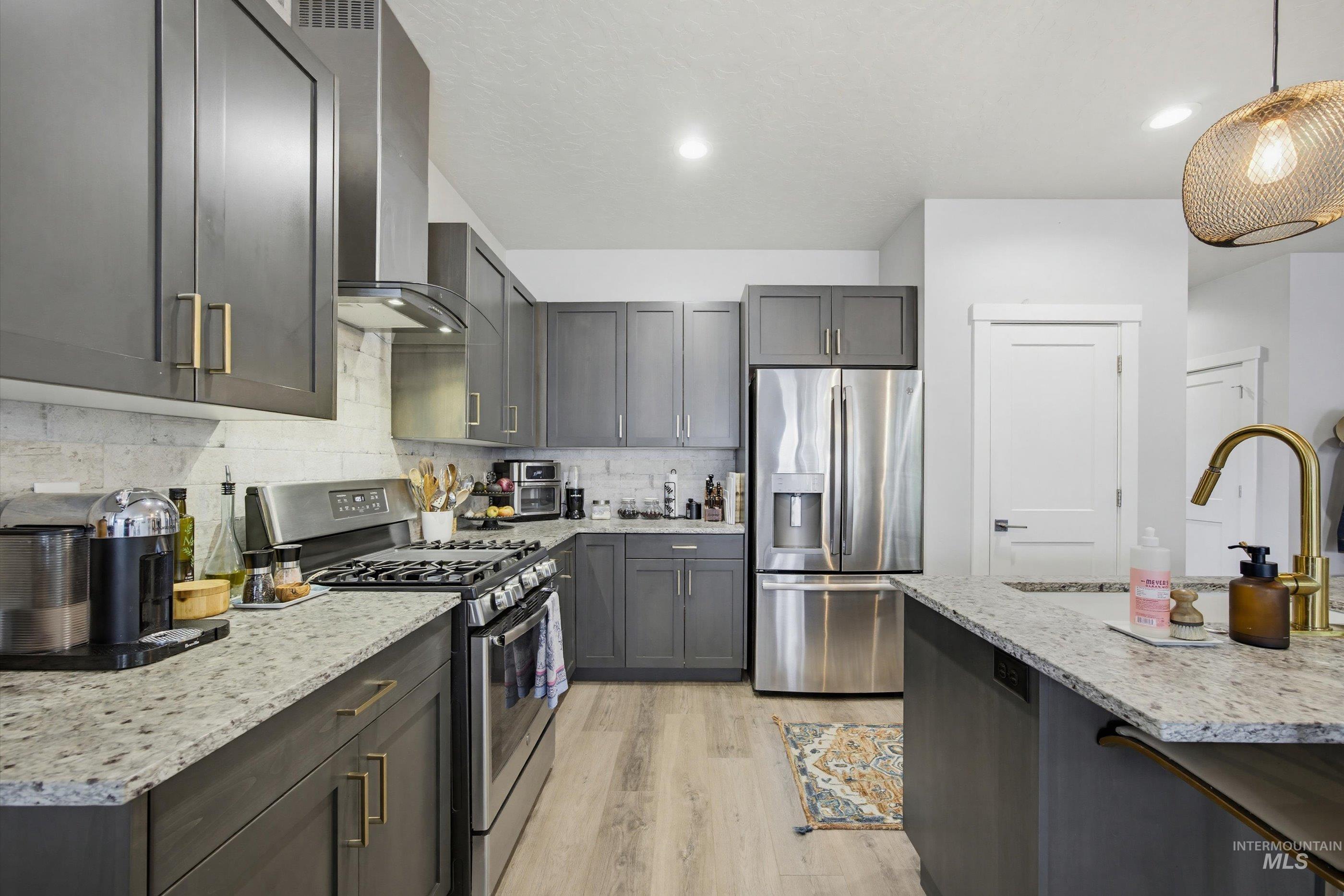 1625 S Pacific St, Boise, Idaho 83705, 3 Bedrooms, 3 Bathrooms, Residential For Sale, Price $625,000,MLS 98989115