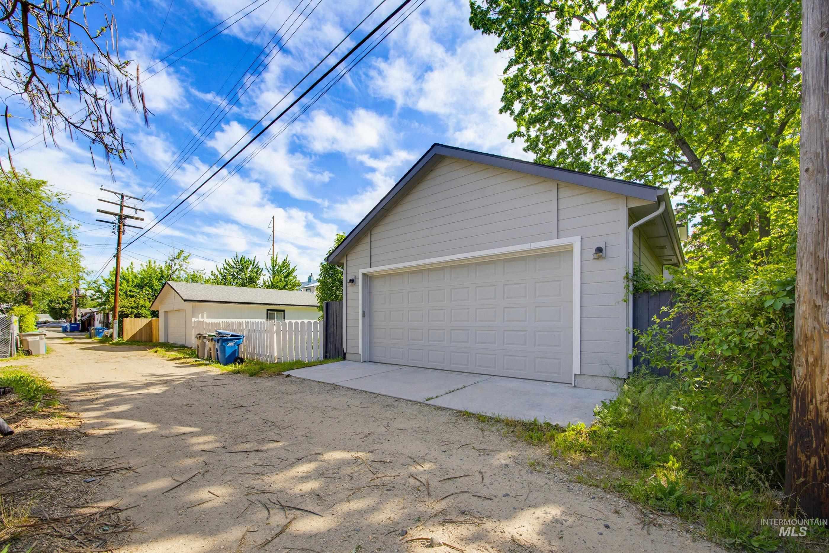 1625 S Pacific St, Boise, Idaho 83705, 3 Bedrooms, 3 Bathrooms, Residential For Sale, Price $625,000,MLS 98989115