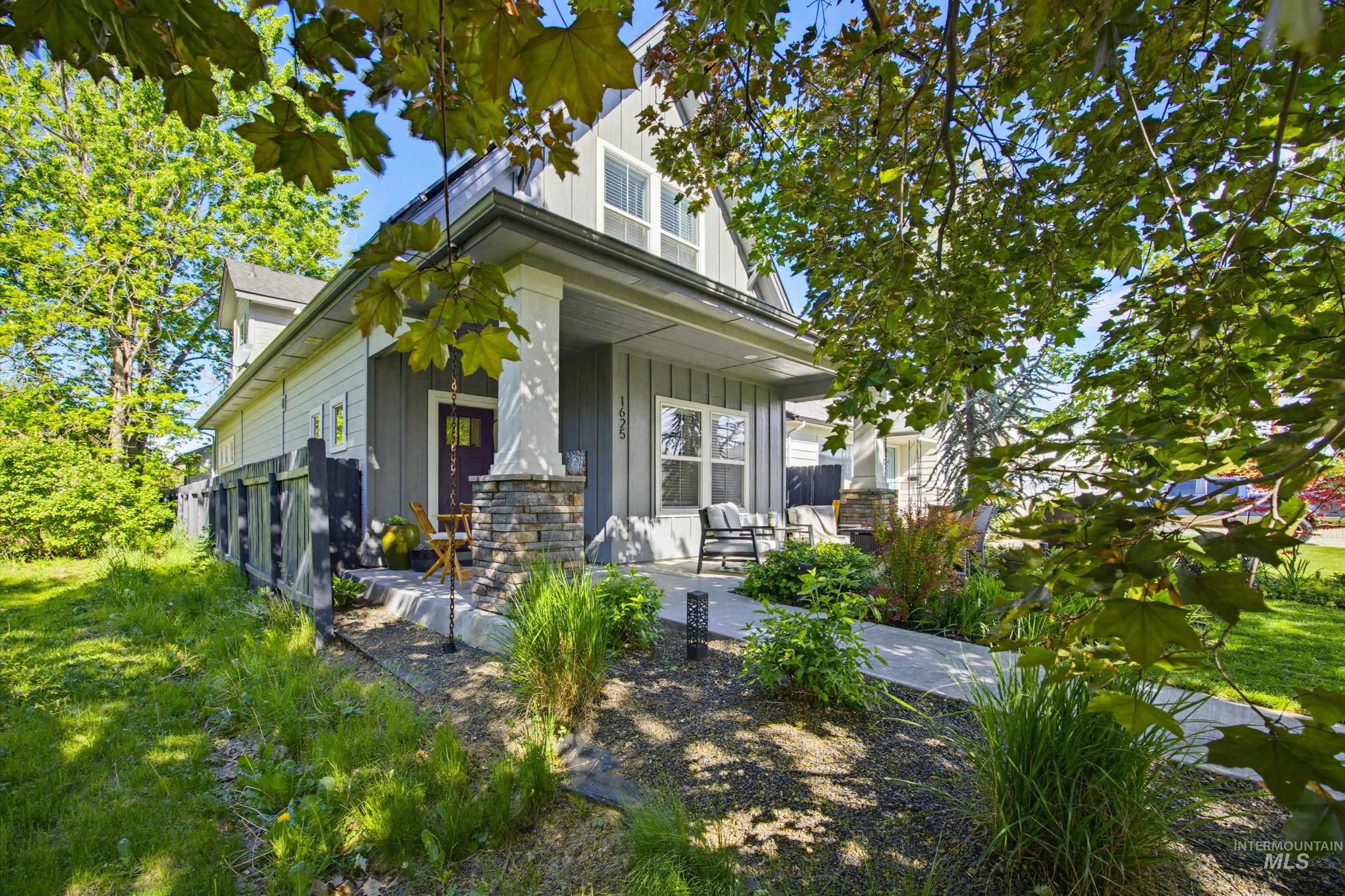 1625 S Pacific St, Boise, Idaho 83705, 3 Bedrooms, 3 Bathrooms, Residential For Sale, Price $625,000,MLS 98989115