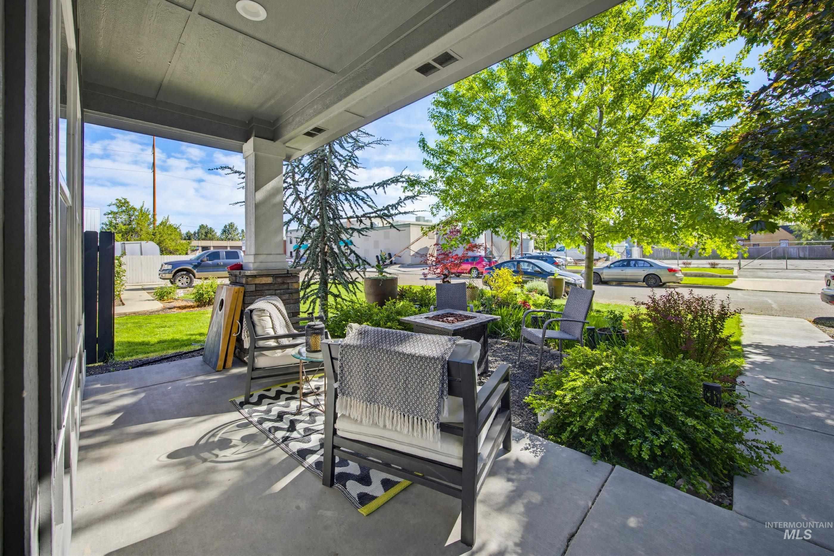1625 S Pacific St, Boise, Idaho 83705, 3 Bedrooms, 3 Bathrooms, Residential For Sale, Price $625,000,MLS 98989115