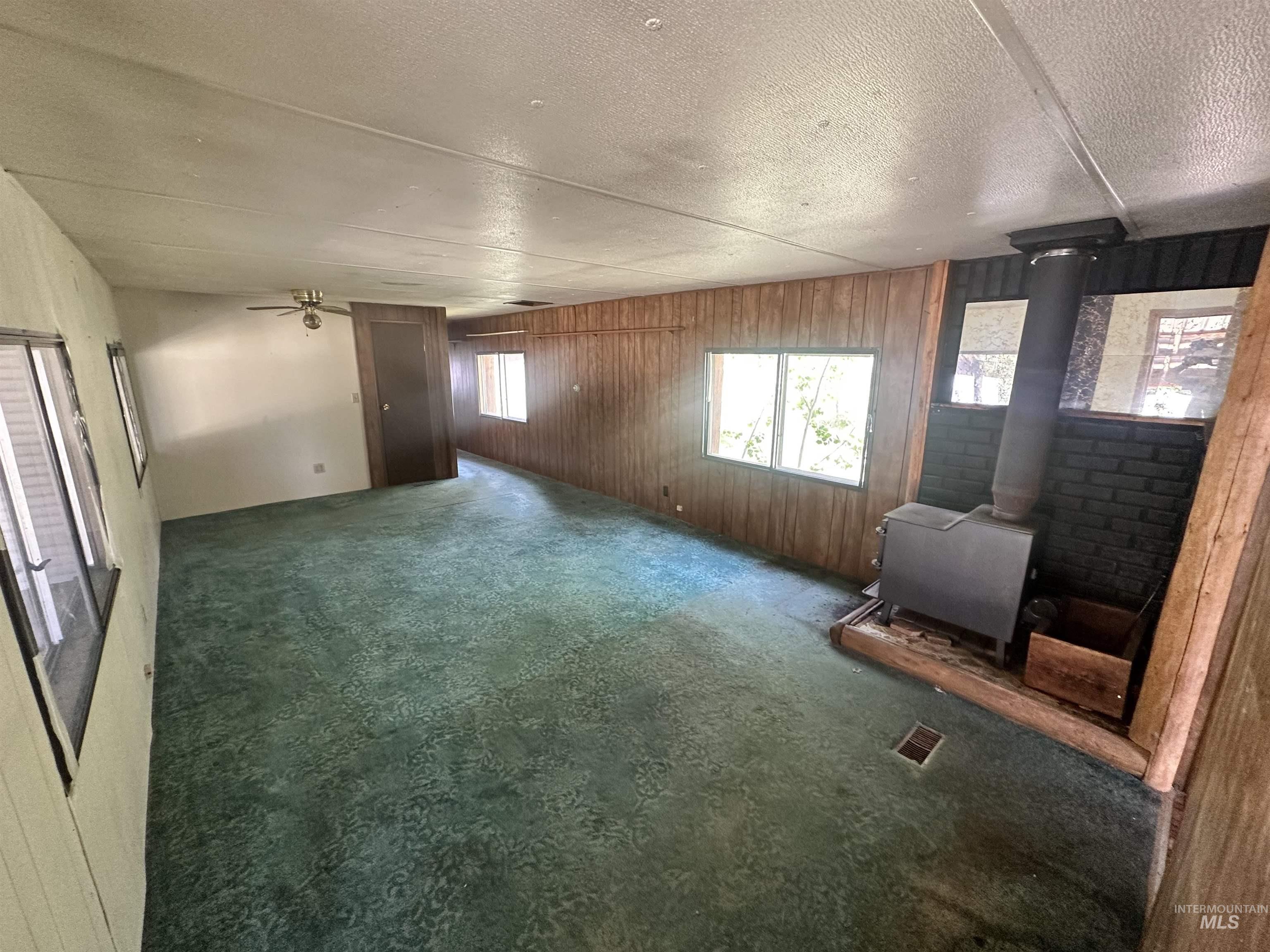 140 Ridgeway, Elk City, Idaho 83525, 2 Bedrooms, 1 Bathroom, Residential For Sale, Price $205,000,MLS 98989116
