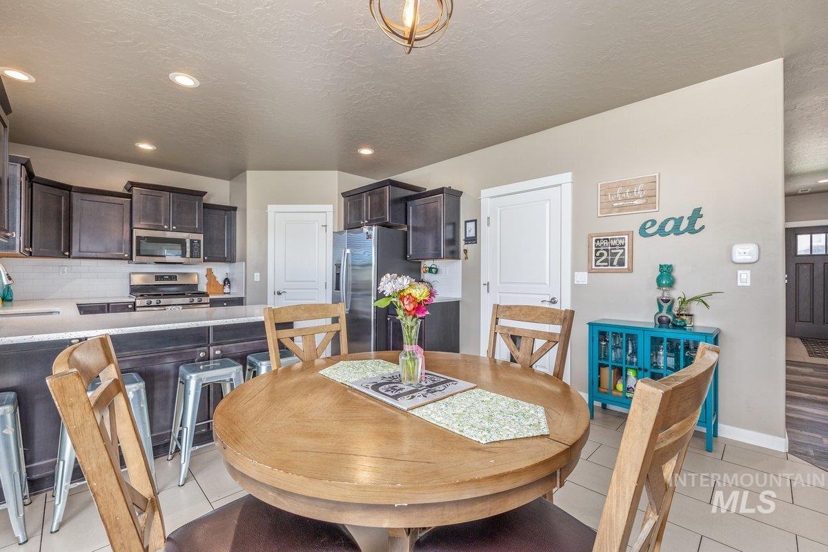 9644 W Goldenpond Ct, Boise, Idaho 83709, 4 Bedrooms, 2.5 Bathrooms, Residential For Sale, Price $545,000,MLS 98989118