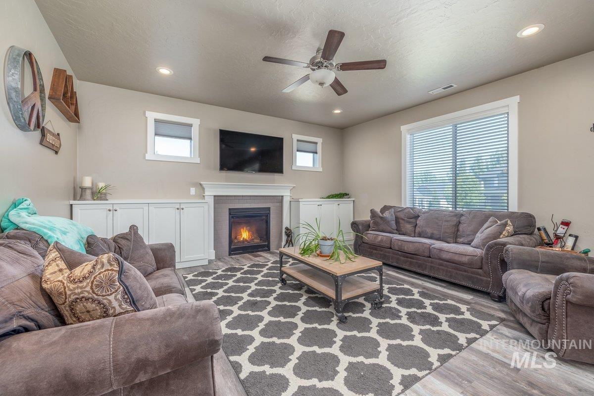 9644 W Goldenpond Ct, Boise, Idaho 83709, 4 Bedrooms, 2.5 Bathrooms, Residential For Sale, Price $545,000,MLS 98989118