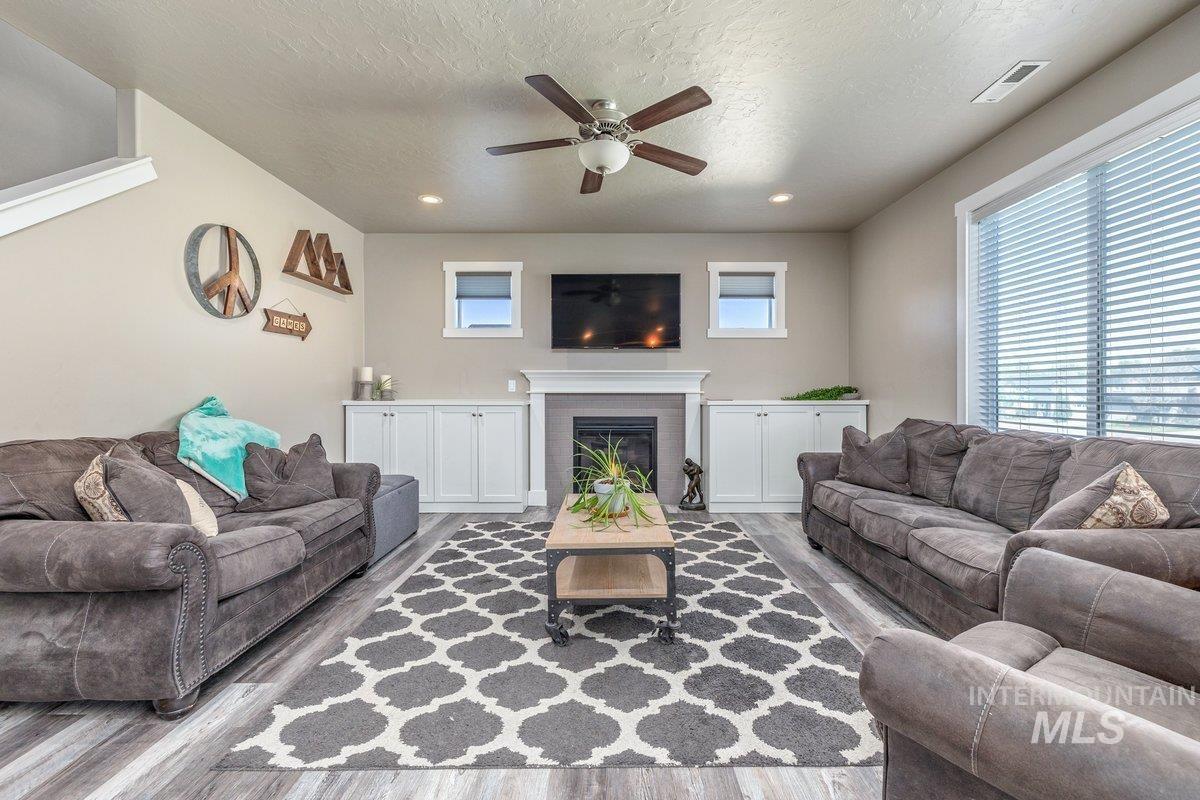 9644 W Goldenpond Ct, Boise, Idaho 83709, 4 Bedrooms, 2.5 Bathrooms, Residential For Sale, Price $545,000,MLS 98989118