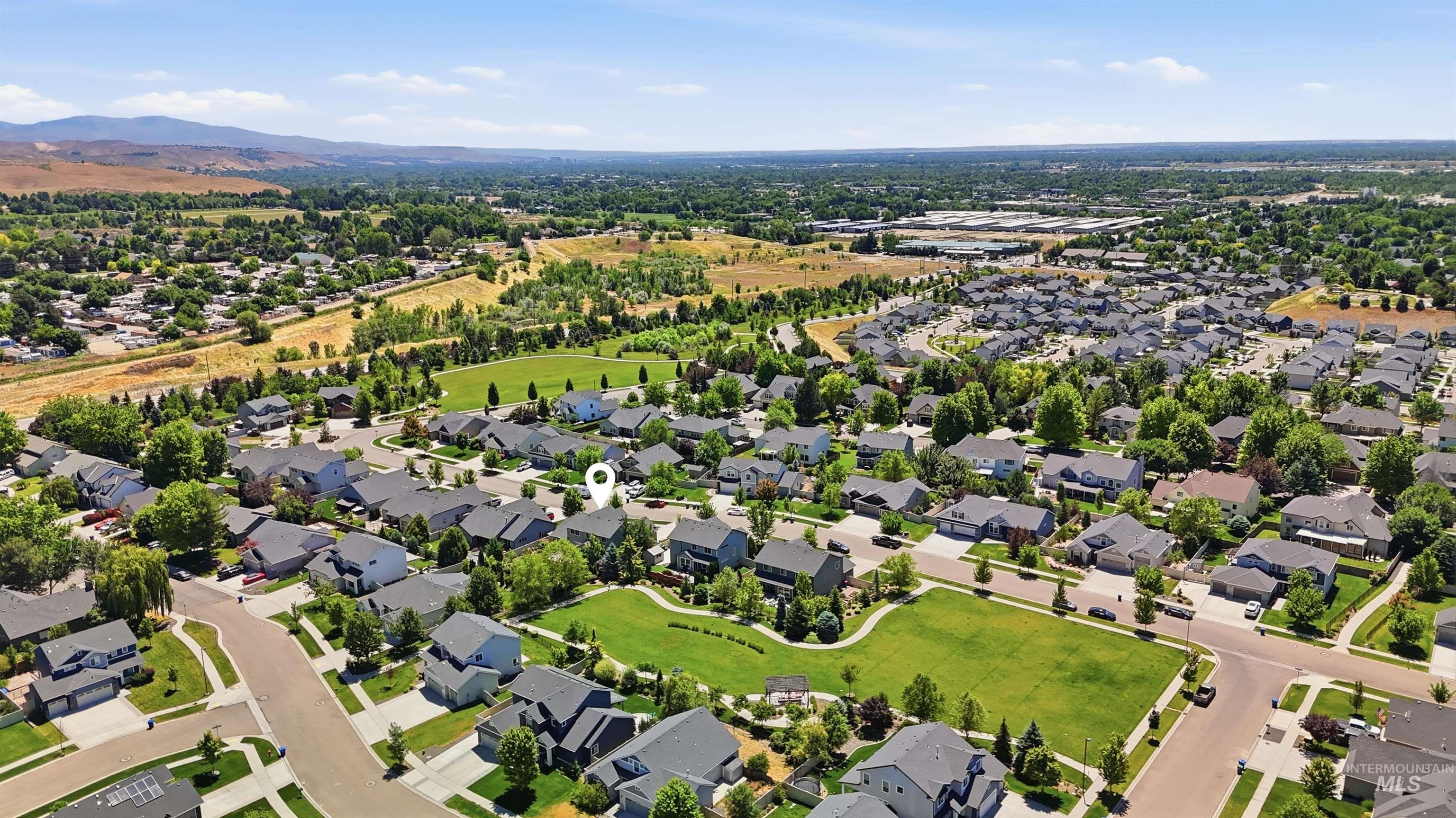 2550 E Snocreek Dr, Eagle, Idaho 83616, 4 Bedrooms, 2.5 Bathrooms, Residential For Sale, Price $724,900,MLS 98989119