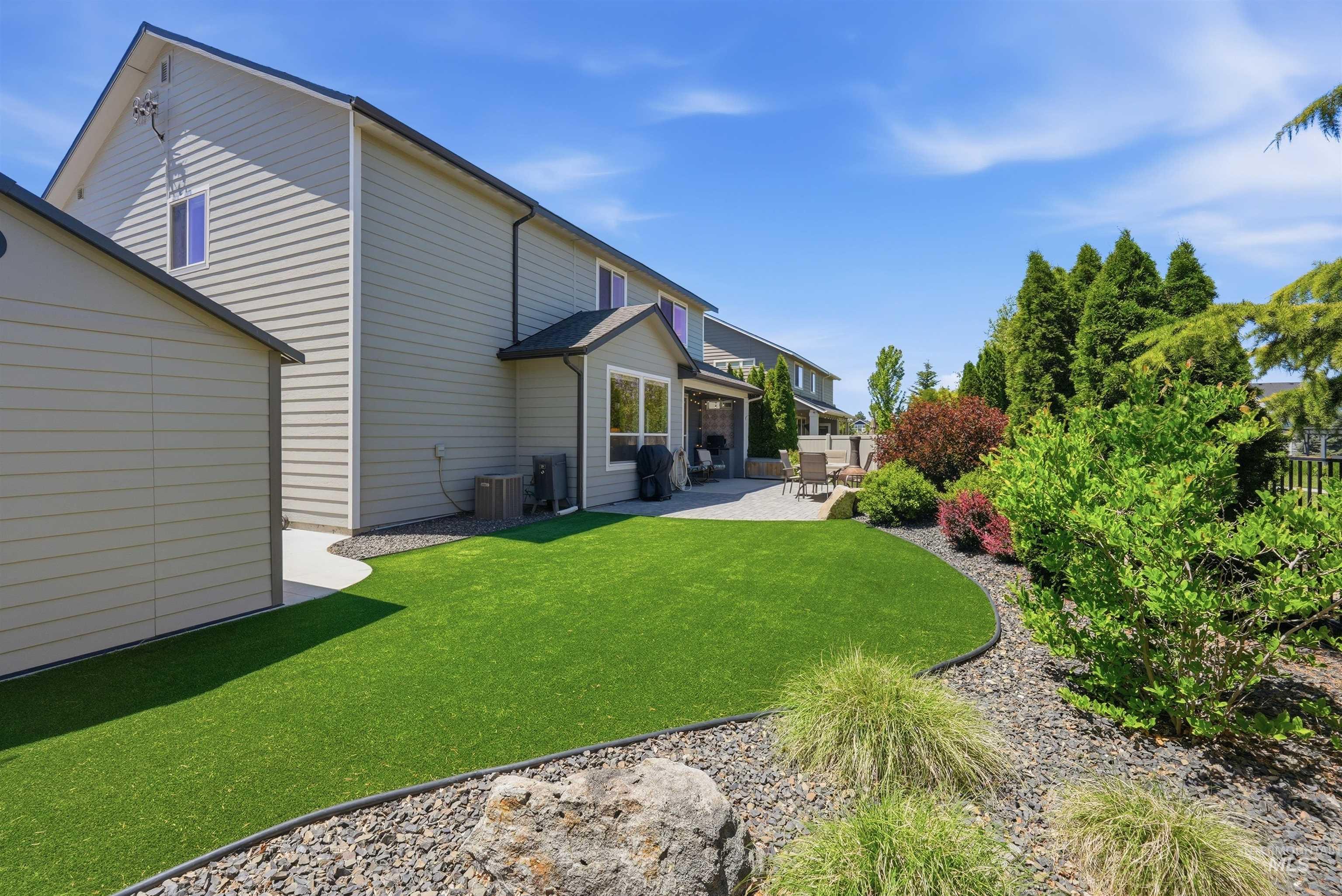 2550 E Snocreek Dr, Eagle, Idaho 83616, 4 Bedrooms, 2.5 Bathrooms, Residential For Sale, Price $724,900,MLS 98989119