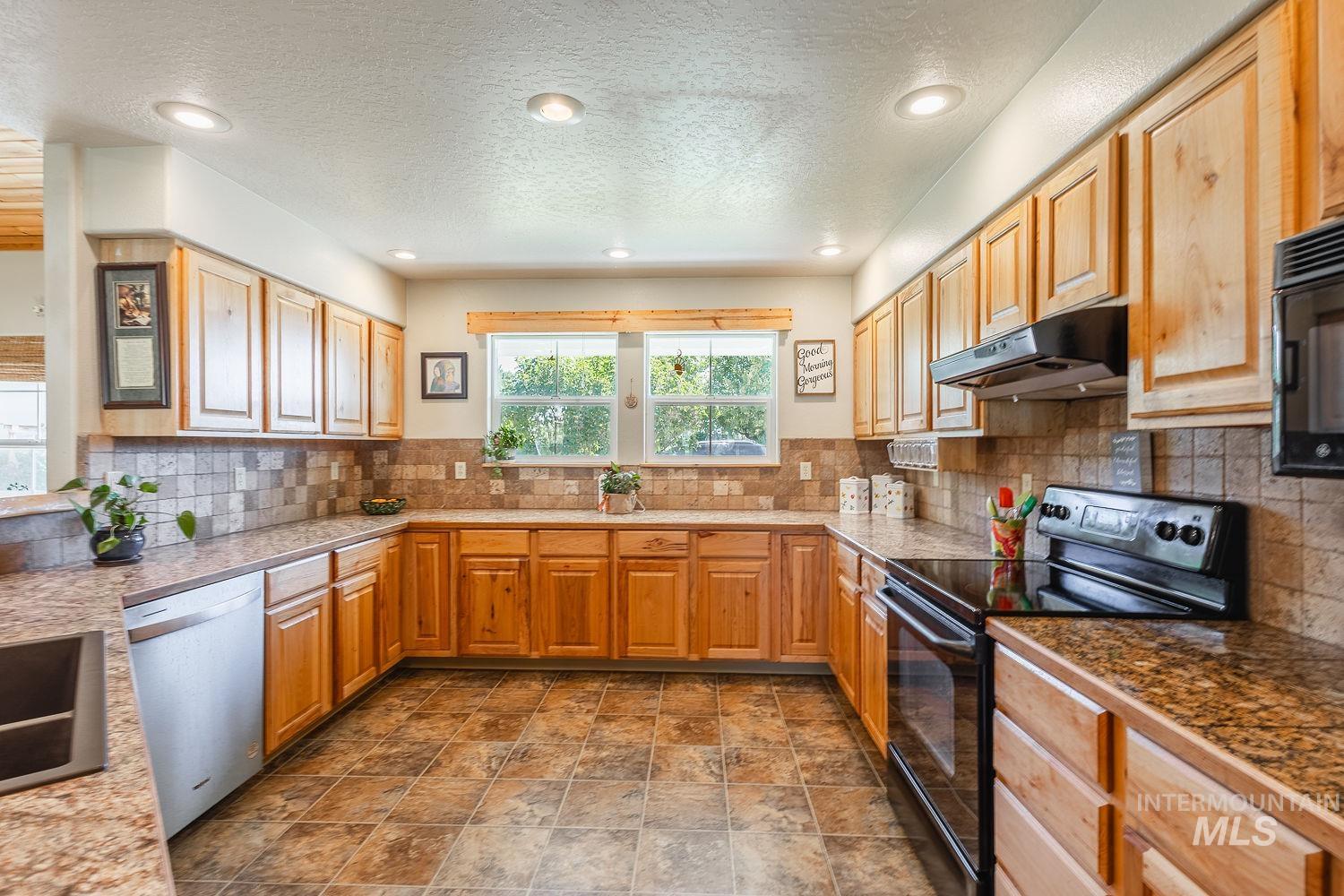 4349 S Happy Valley, Nampa, Idaho 83686, 3 Bedrooms, 2 Bathrooms, Residential For Sale, Price $699,900,MLS 98989122