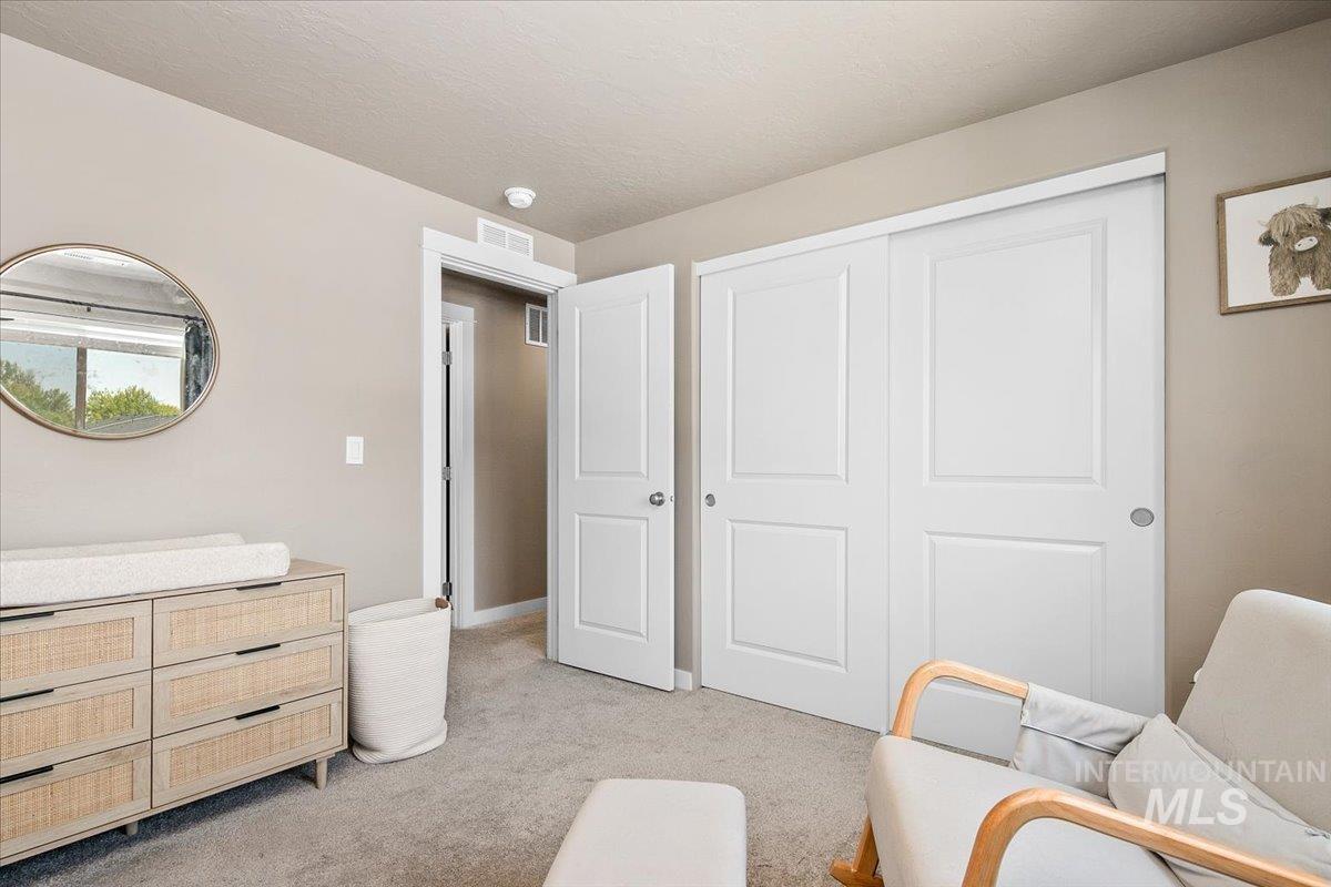 989 N Acer Loop, Nampa, Idaho 83687, 5 Bedrooms, 3 Bathrooms, Residential For Sale, Price $475,000,MLS 98989123