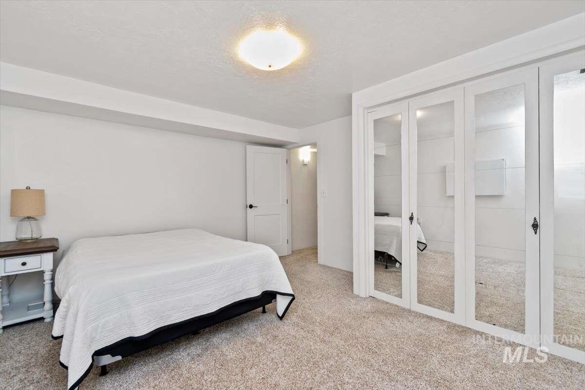 3433 N Manchester St, Boise, Idaho 83704, 5 Bedrooms, 2 Bathrooms, Residential For Sale, Price $595,800,MLS 98989128