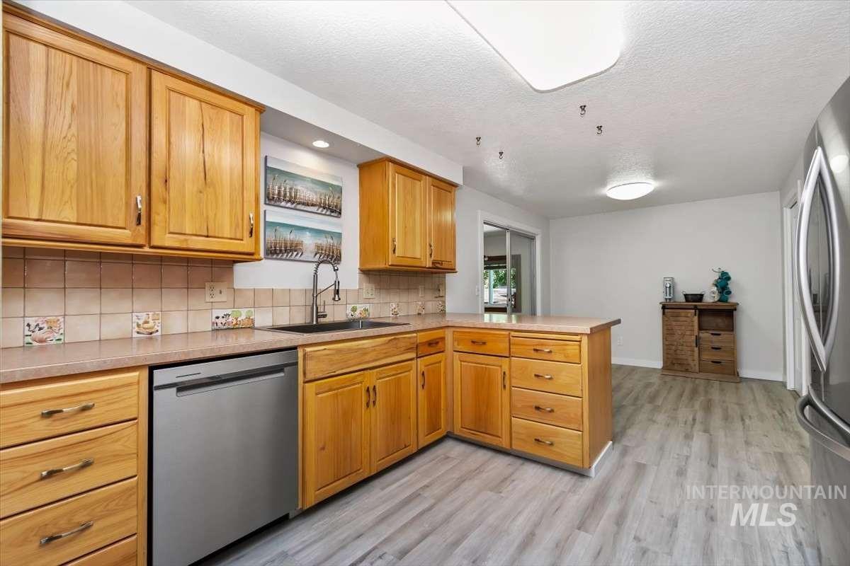 3433 N Manchester St, Boise, Idaho 83704, 5 Bedrooms, 2 Bathrooms, Residential For Sale, Price $595,800,MLS 98989128
